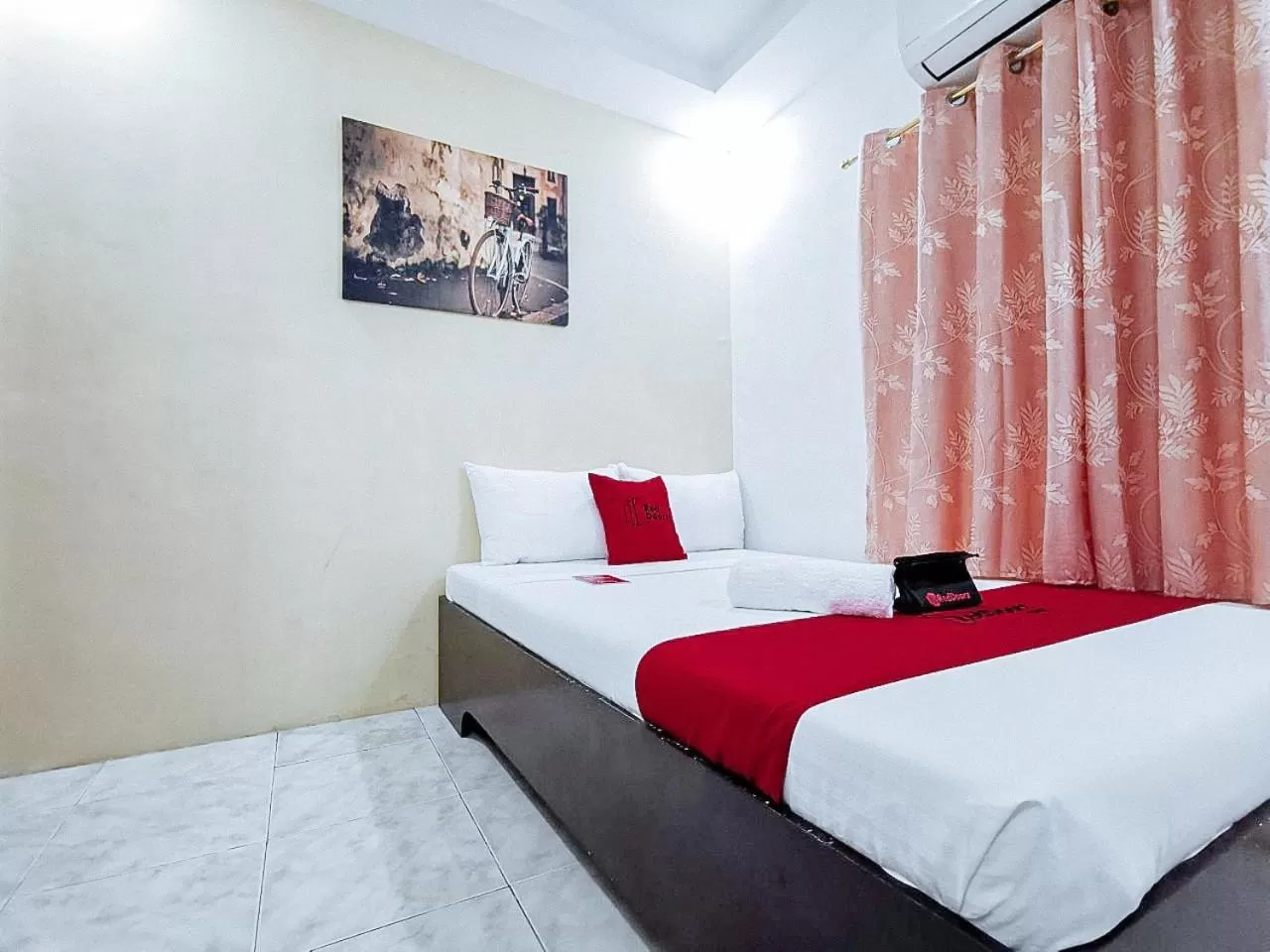 Bed in RedDoorz near Notre Dame of Dadiangas University