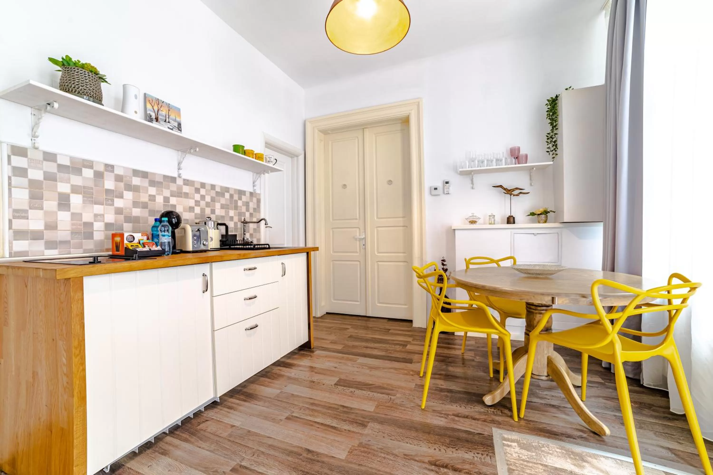 Dinner in ALBERT RESIDENCE Brasov with complimentary parking and 10 percent Food and Drinks