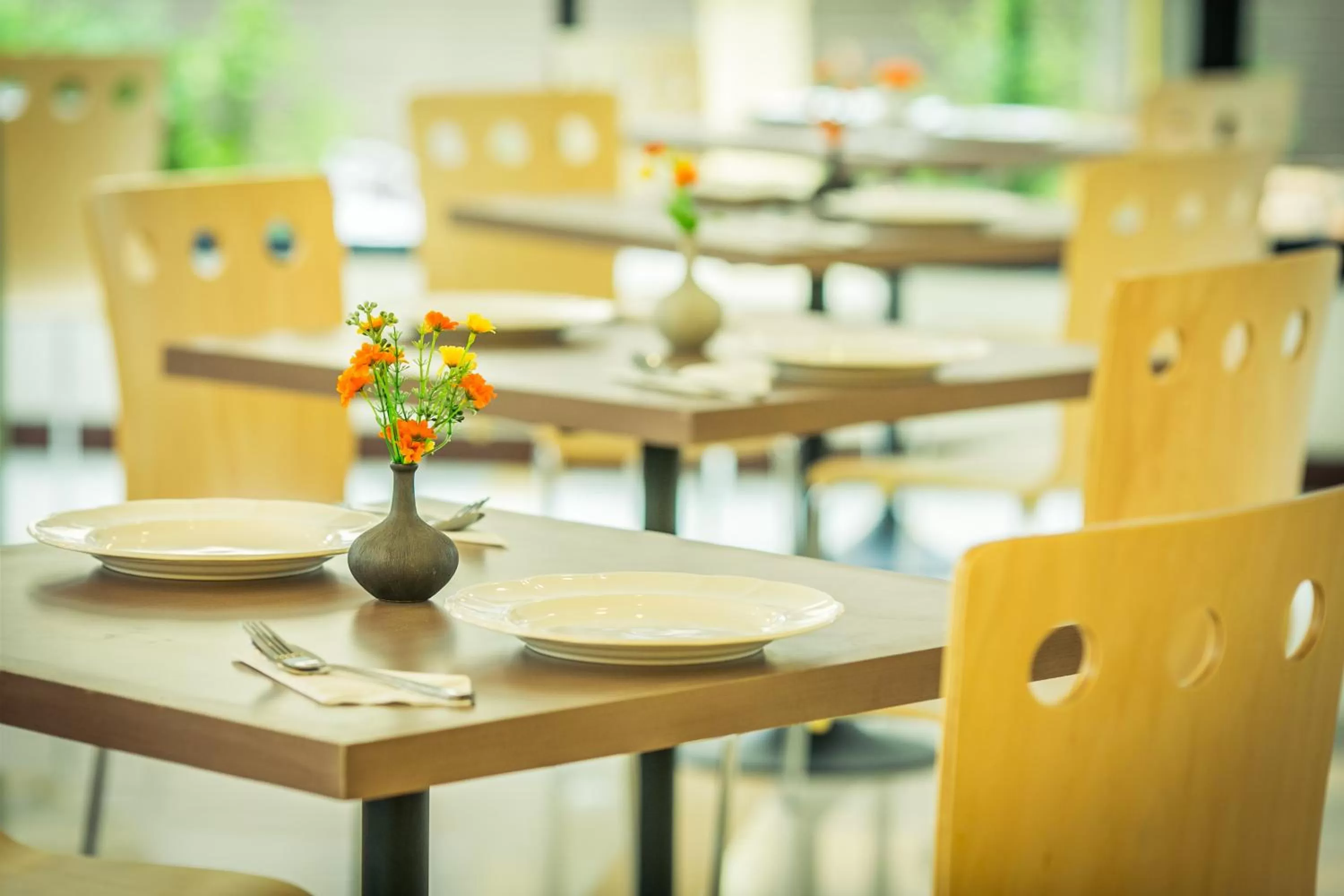 Restaurant/places to eat in De Hug Hotel & Residence