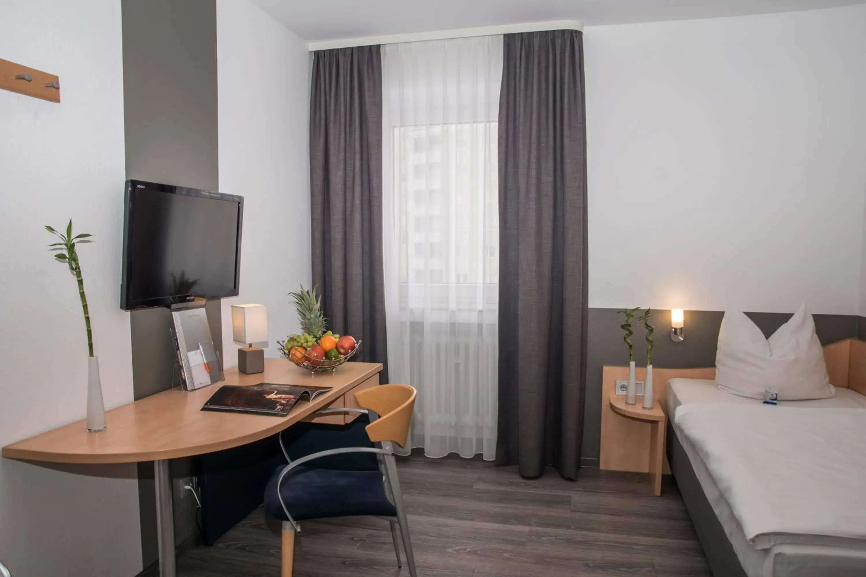 Property building, Bed in ParkHotel Fulda