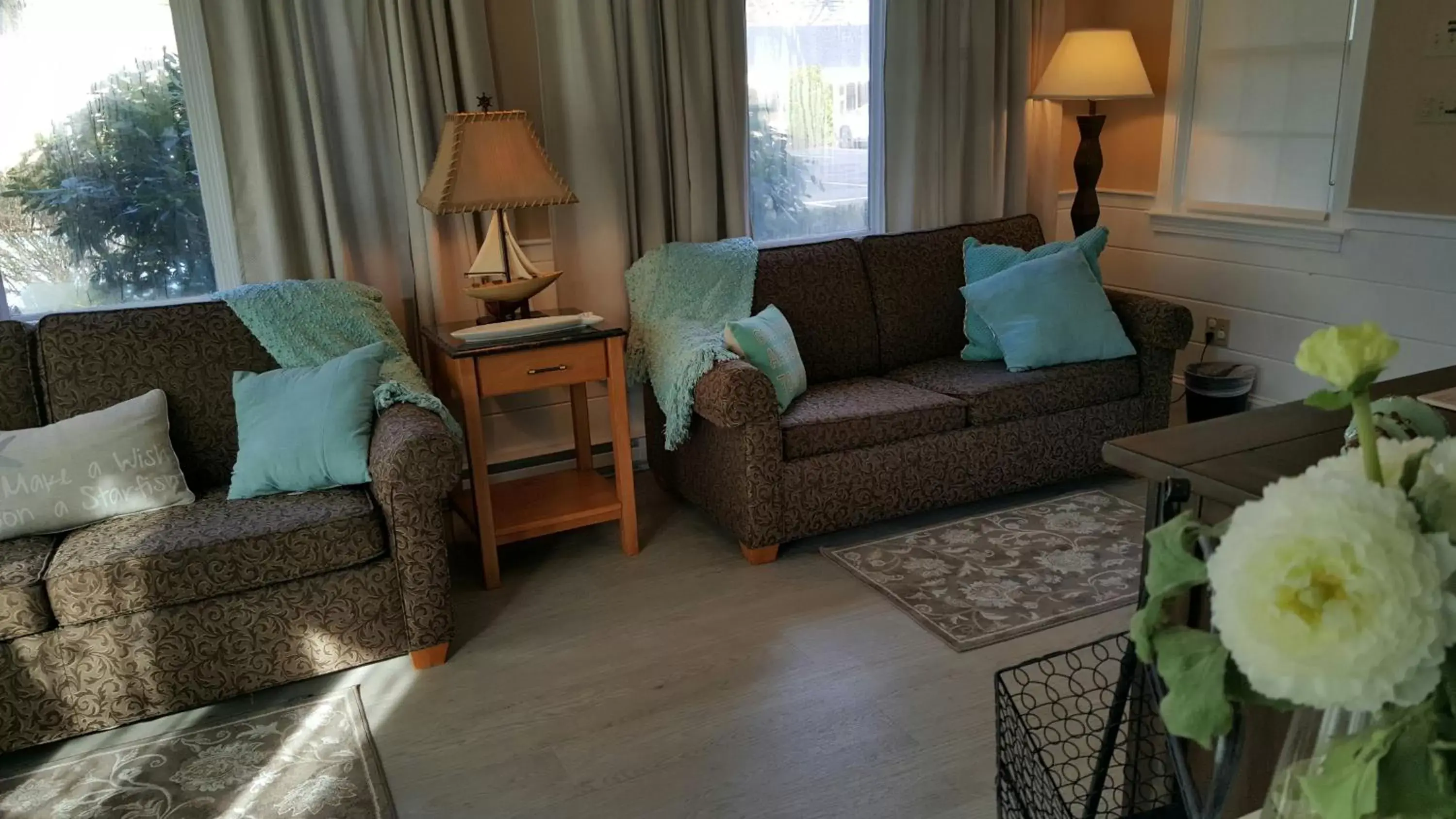 Deluxe Two-Bedroom Suite in Starlight Lodge Cape Cod Deluxe Two-Bedroom Suite in Starlight Lodge Cape Cod