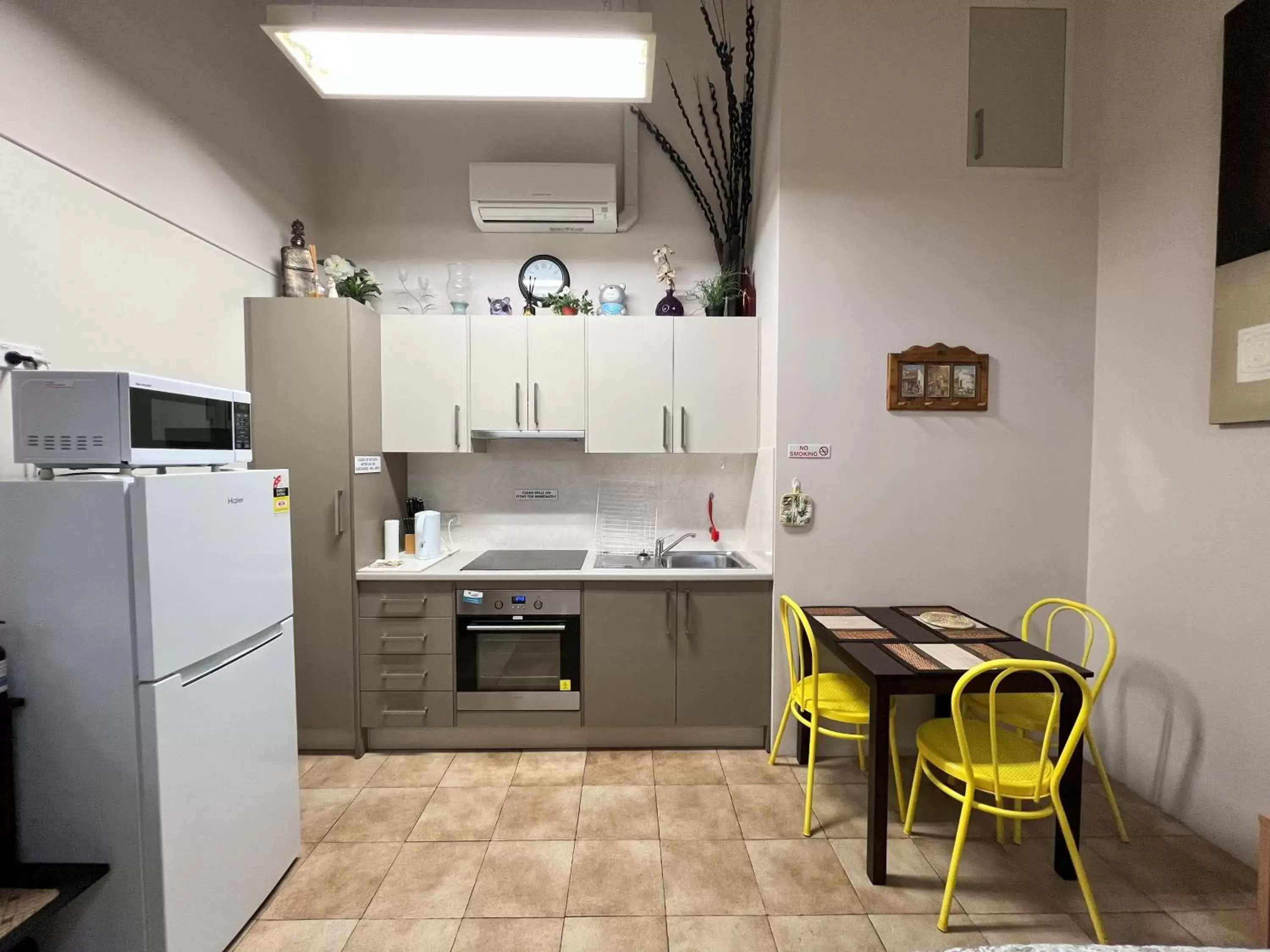 Kitchen/Kitchenette in Westside Studio Apartments