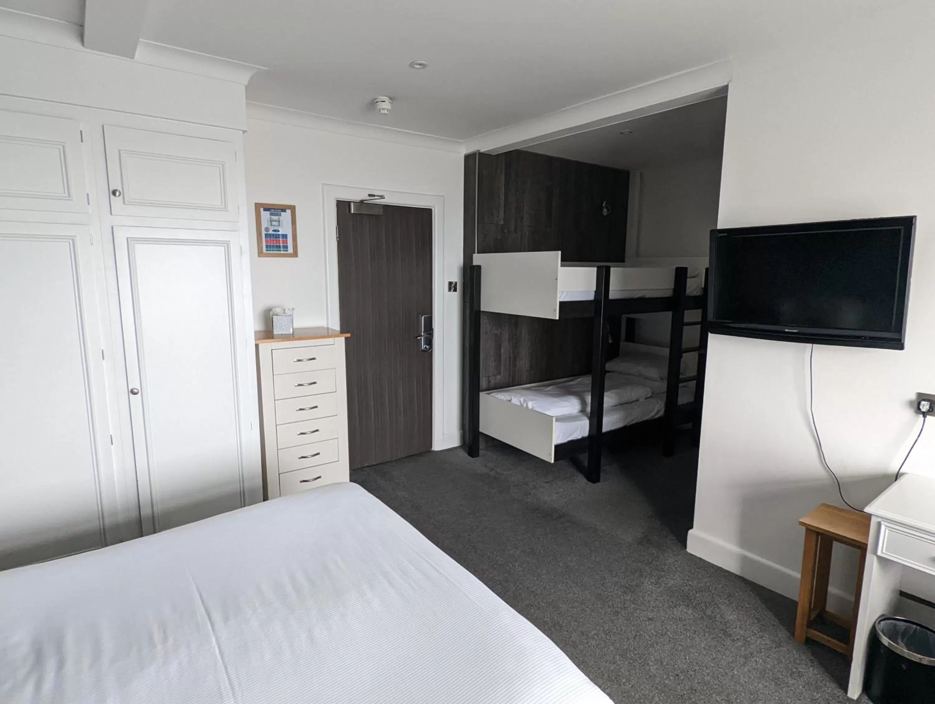 Bedroom, Bed in Cumberland Hotel - OCEANA COLLECTION