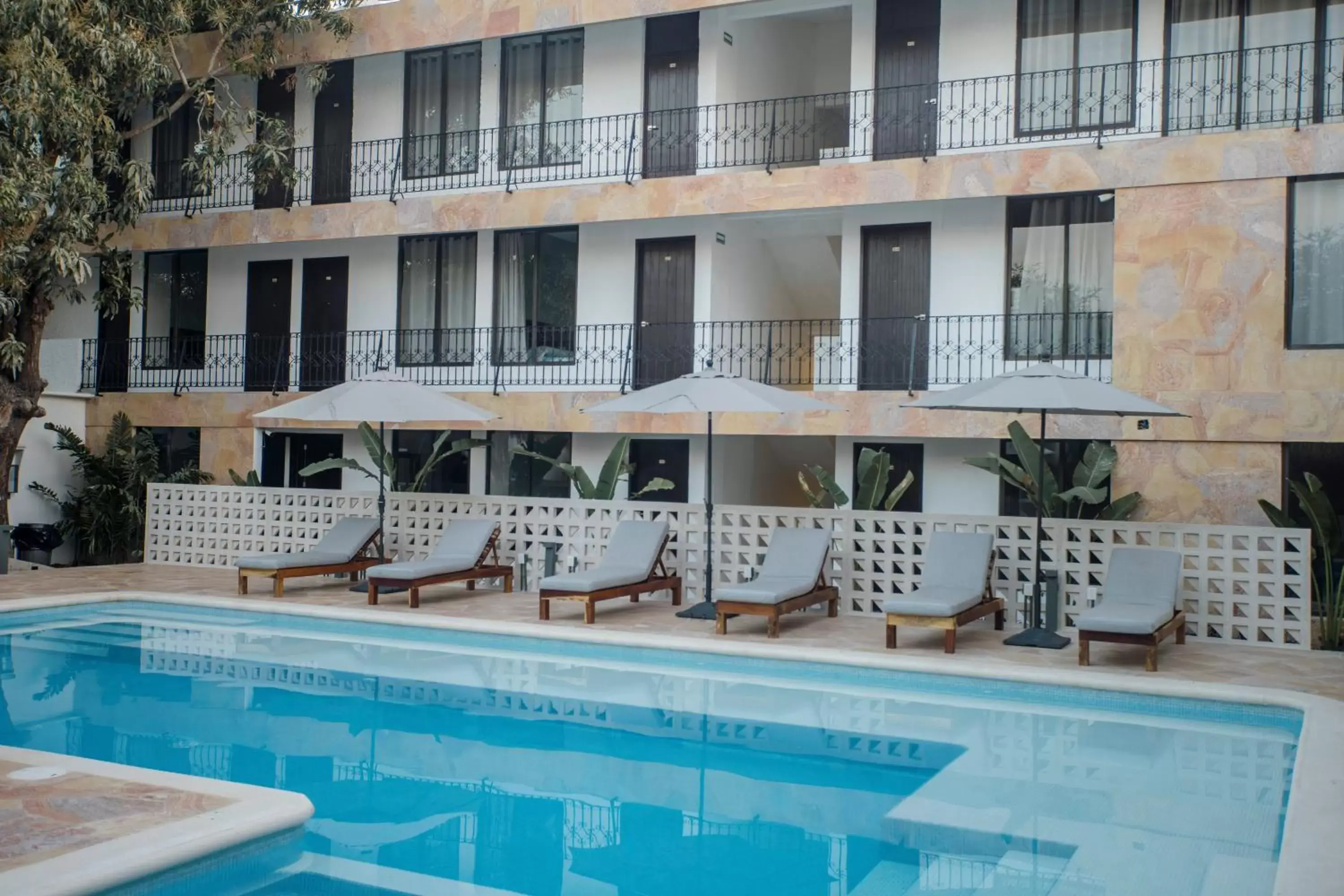 Property building, Swimming Pool in Hotel Camino Del Sol