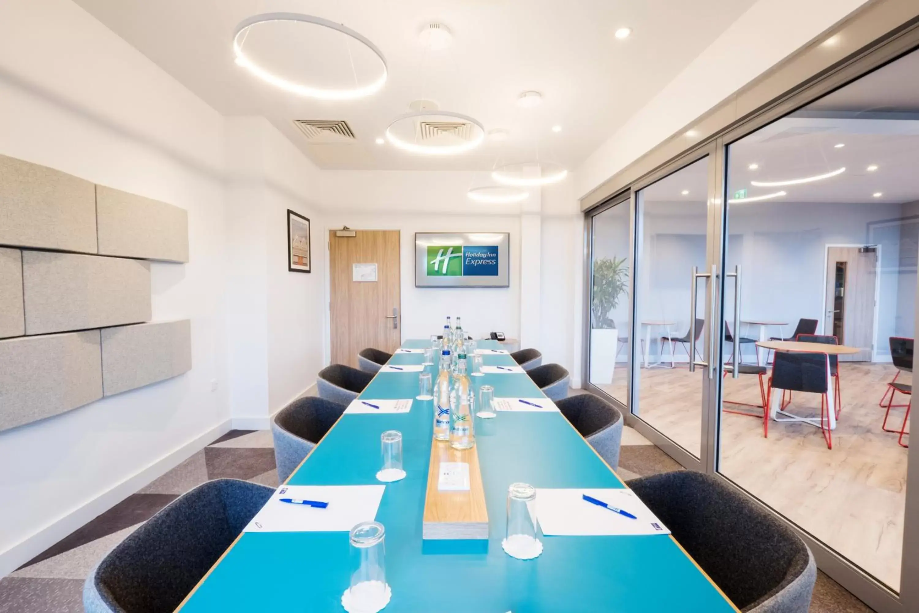 Meeting/conference room in Holiday Inn Express - Stockport, an IHG Hotel