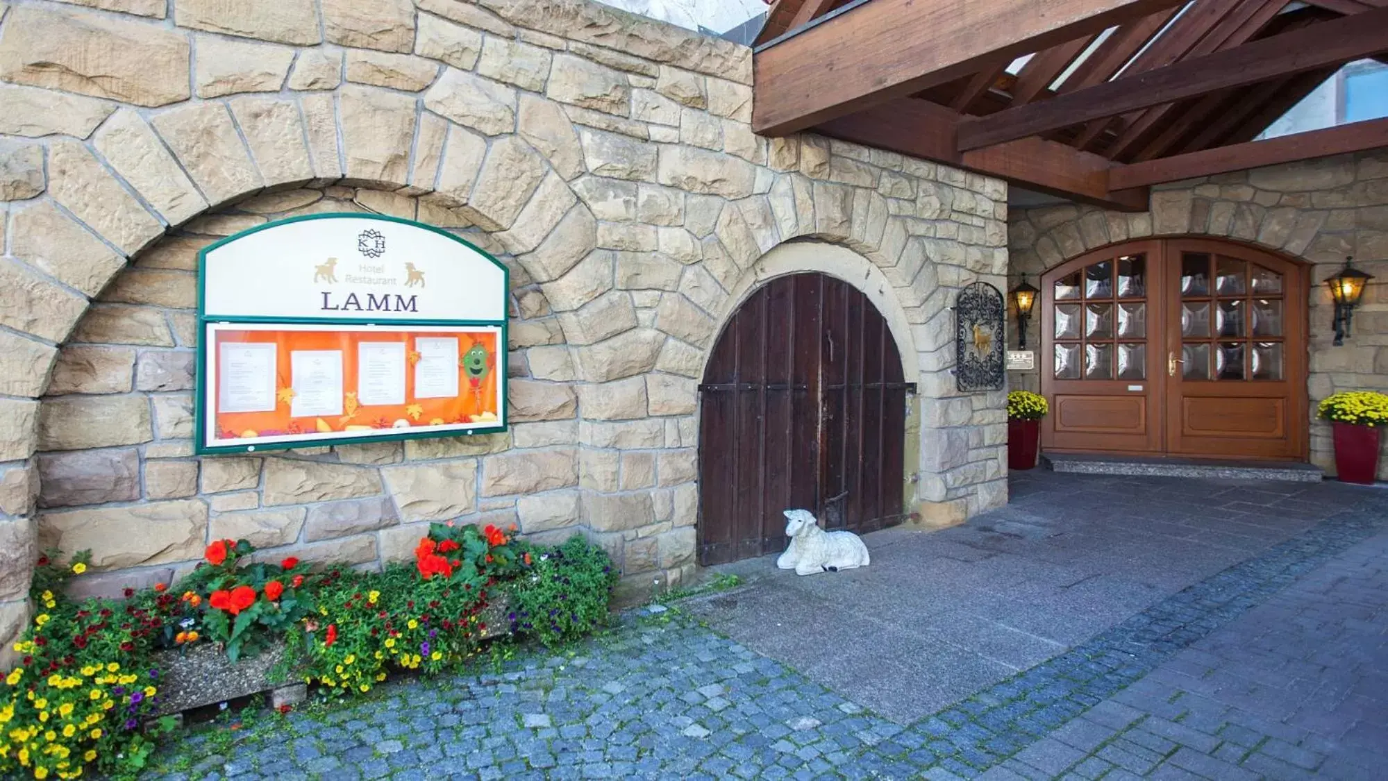 Facade/entrance in Hotel Lamm