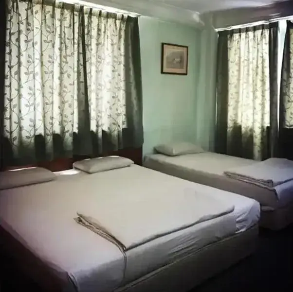 Bedroom, Bed in OYO 90847 Hotel Asia City