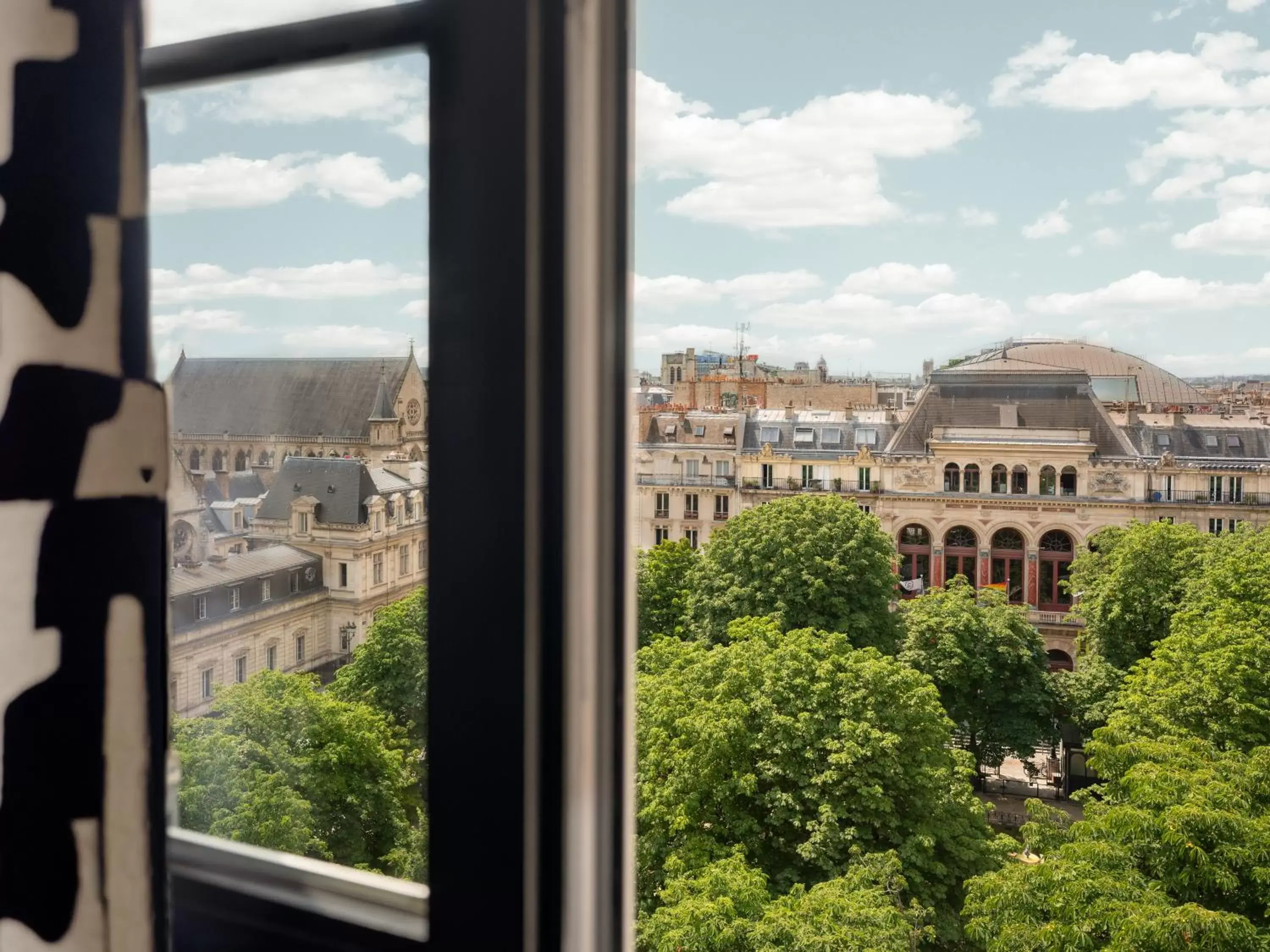 City view in Solly Hôtel Paris