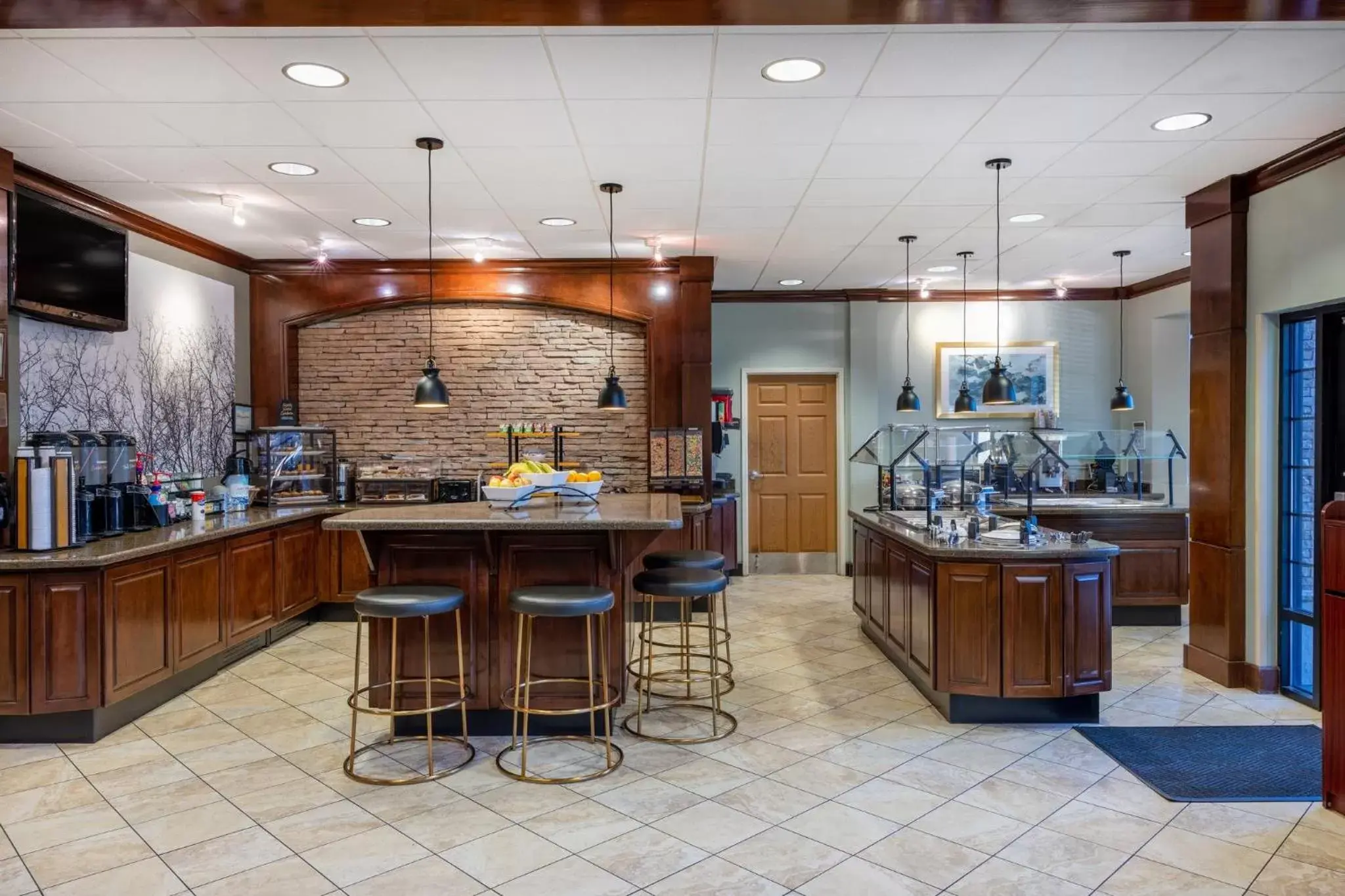 Restaurant/Places to Eat in Staybridge Suites Wilmington East, an IHG Hotel