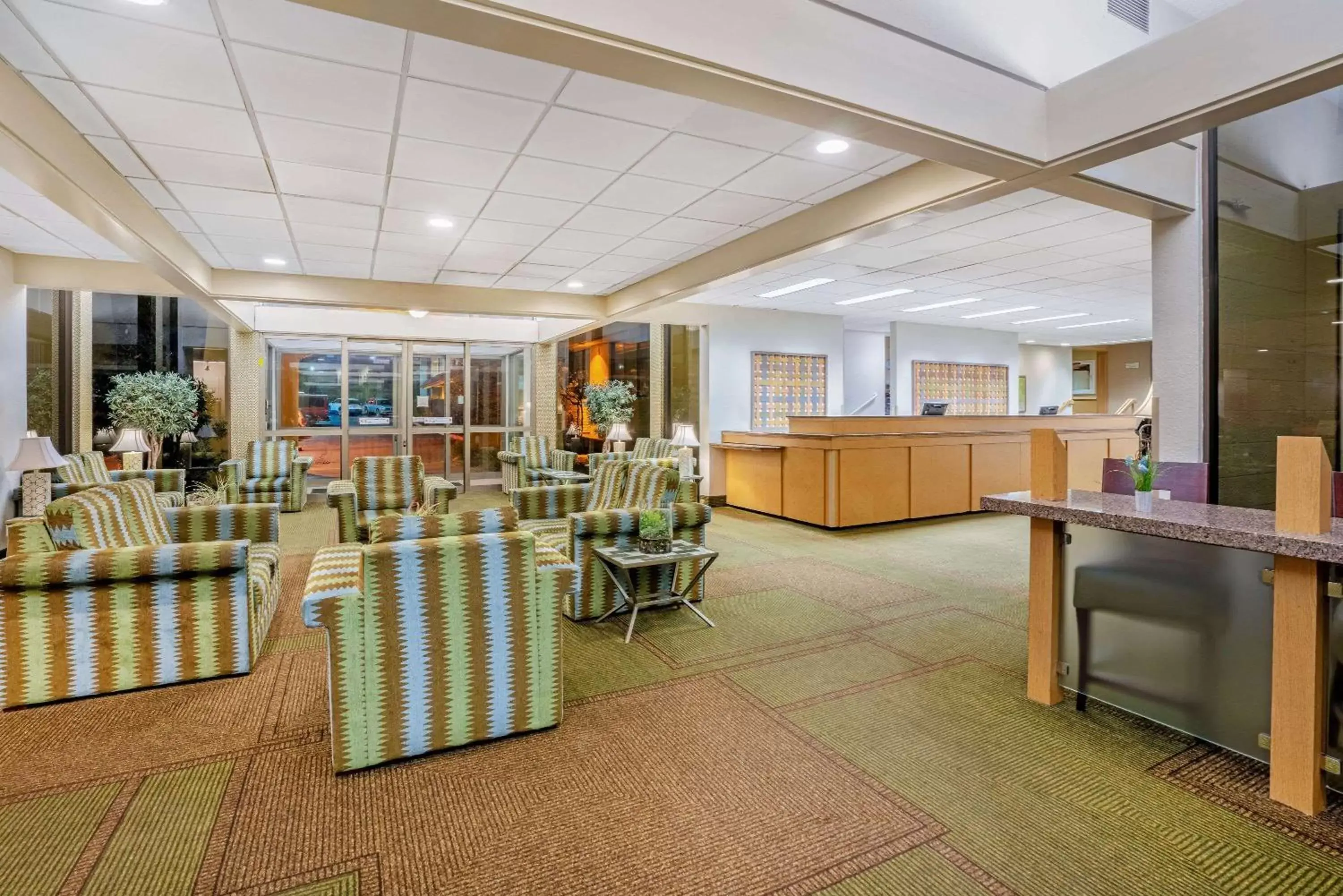 Lobby or reception, Lobby/Reception in La Quinta by Wyndham Seattle Sea-Tac Airport