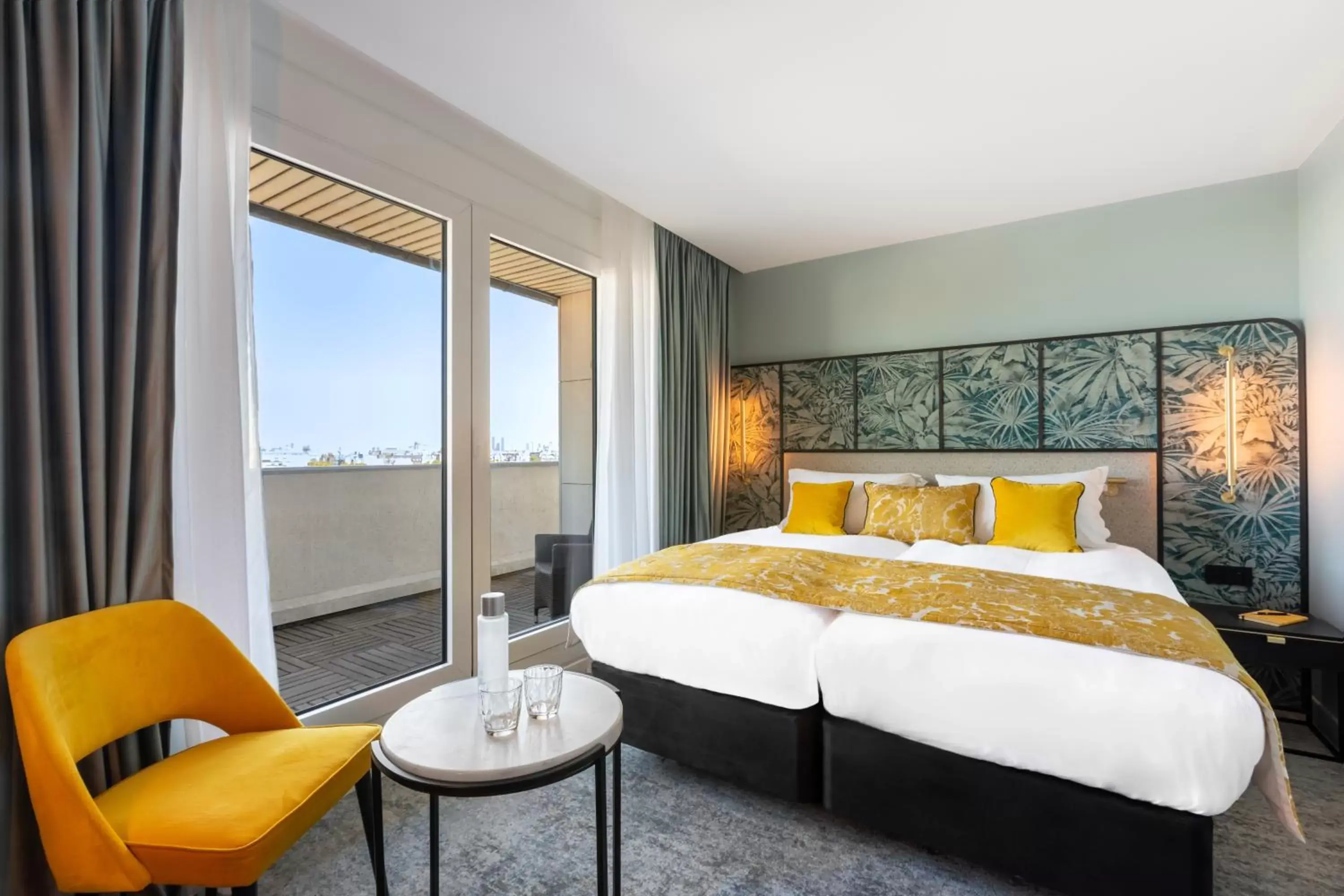 Bed in voco Paris Montparnasse, an IHG Hotel