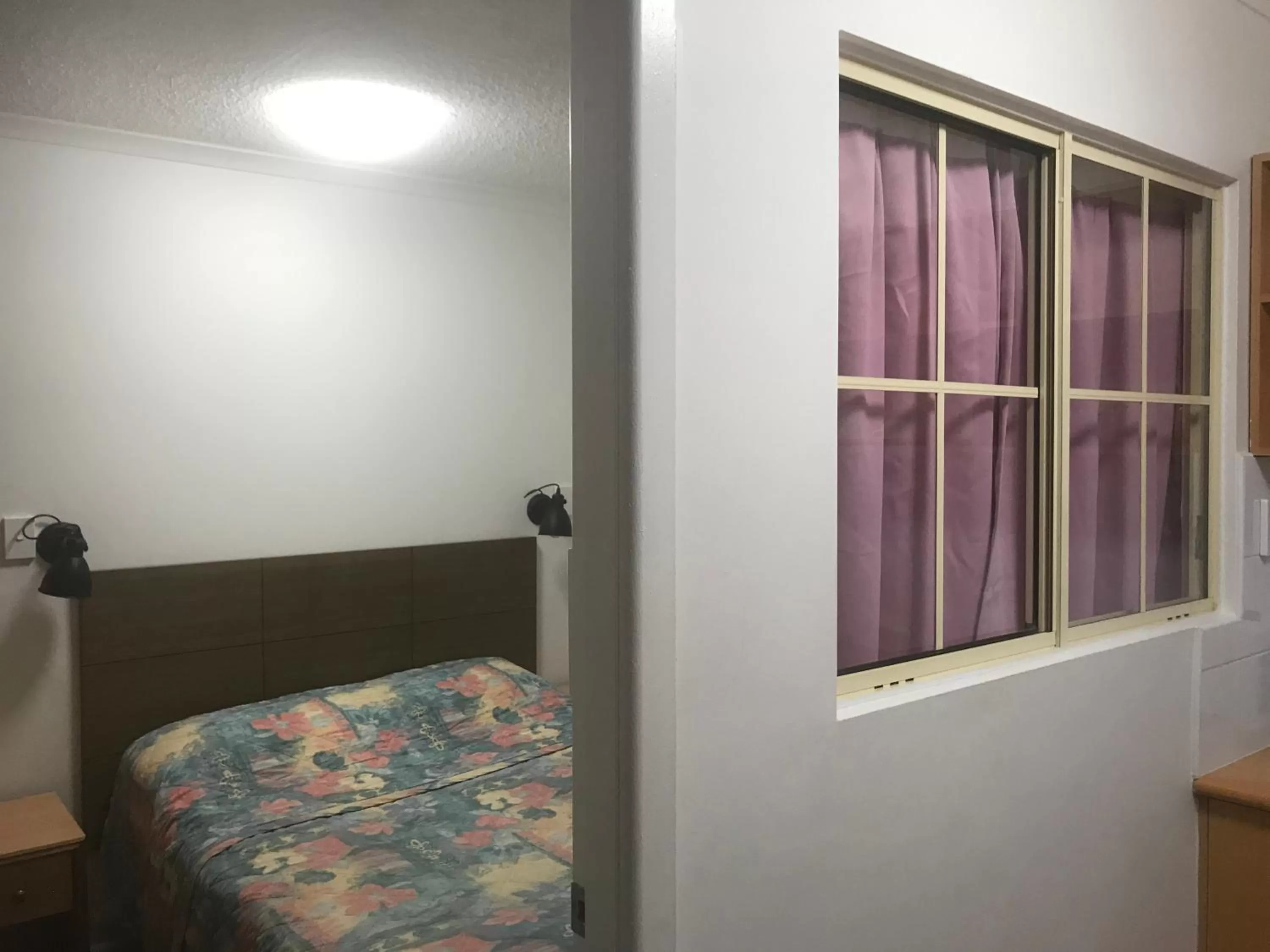 Edgecliff Lodge Motel