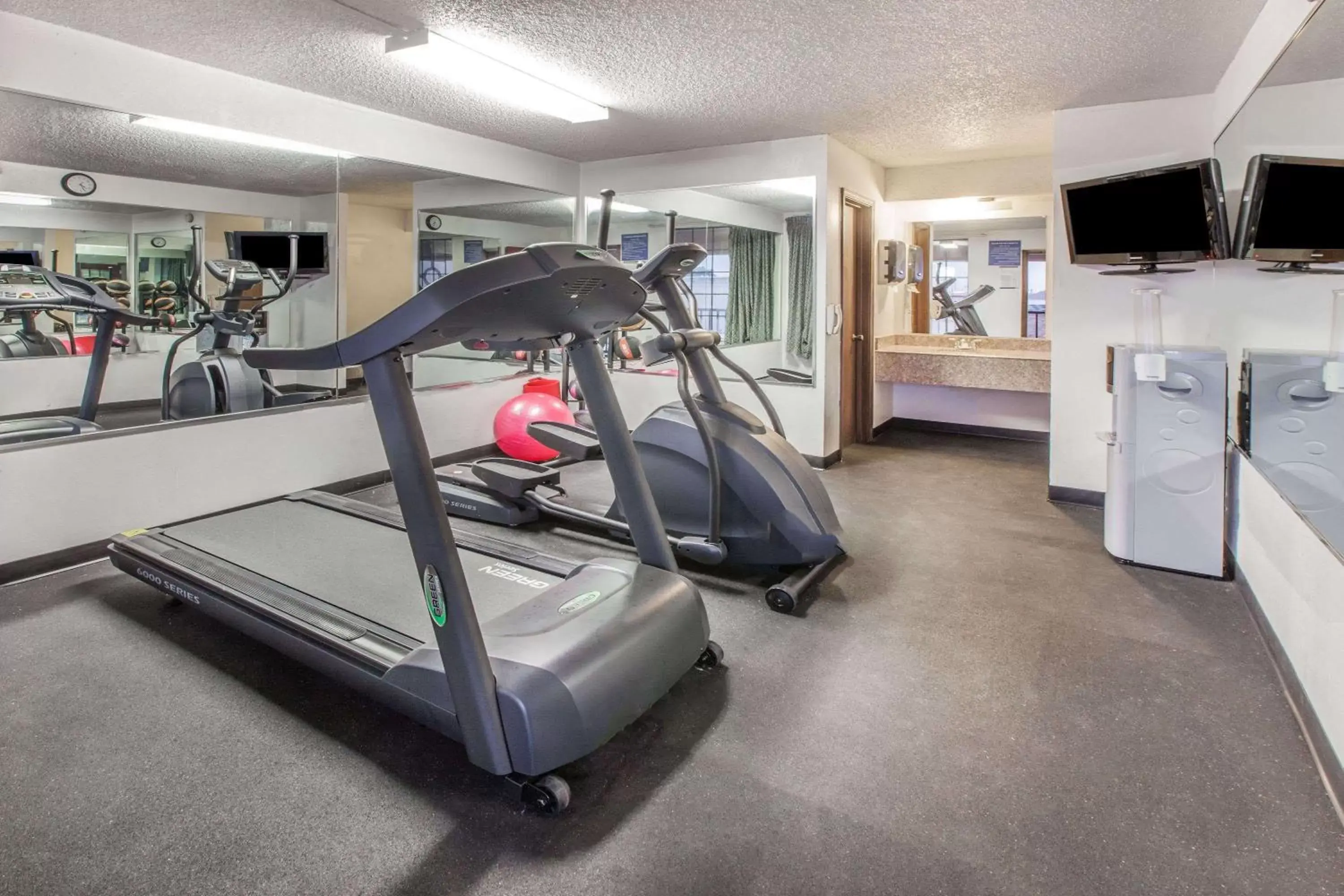 Fitness centre/facilities, Fitness Center/Facilities in Days Inn by Wyndham El Reno