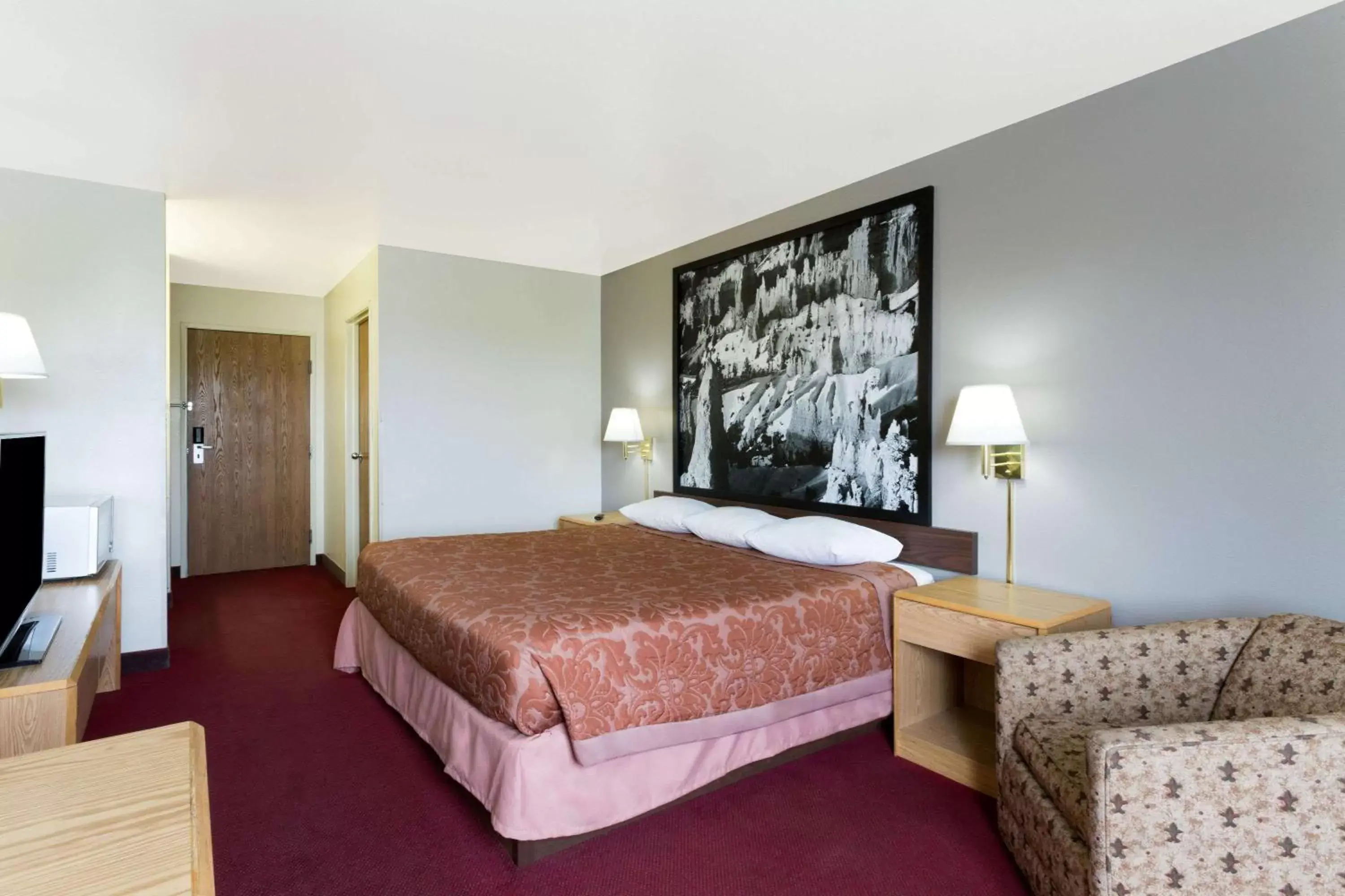 Photo of the whole room, Bed in Super 8 by Wyndham Green River