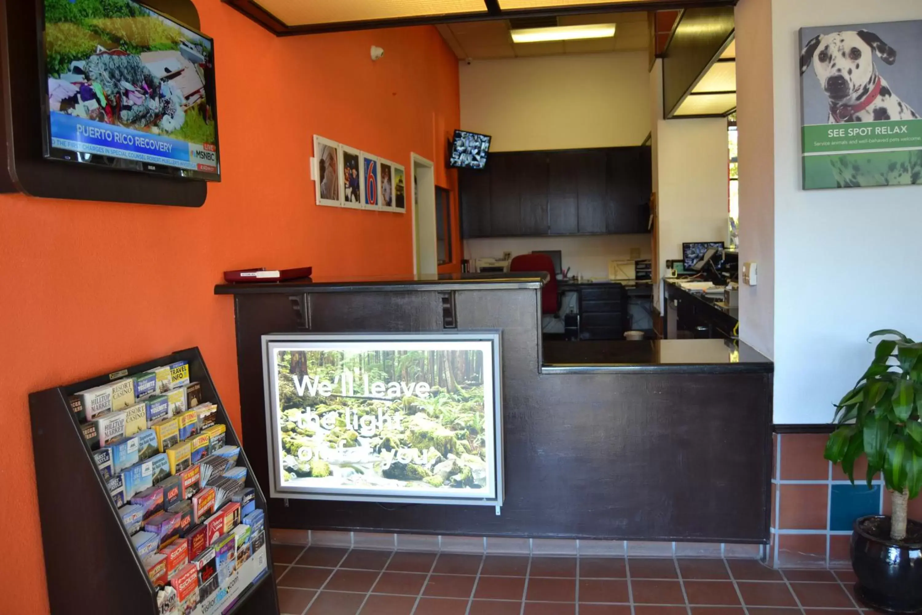 Lobby or reception, Lobby/Reception in Motel 6 Oakdale, Ca