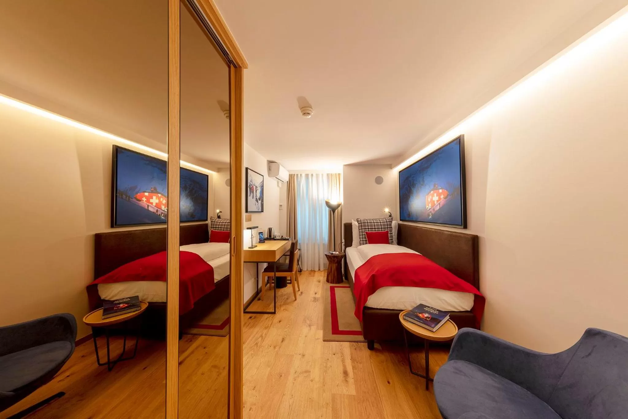 Photo of the whole room in Fred Hotel Leonhardstrasse - Mobile Check-in