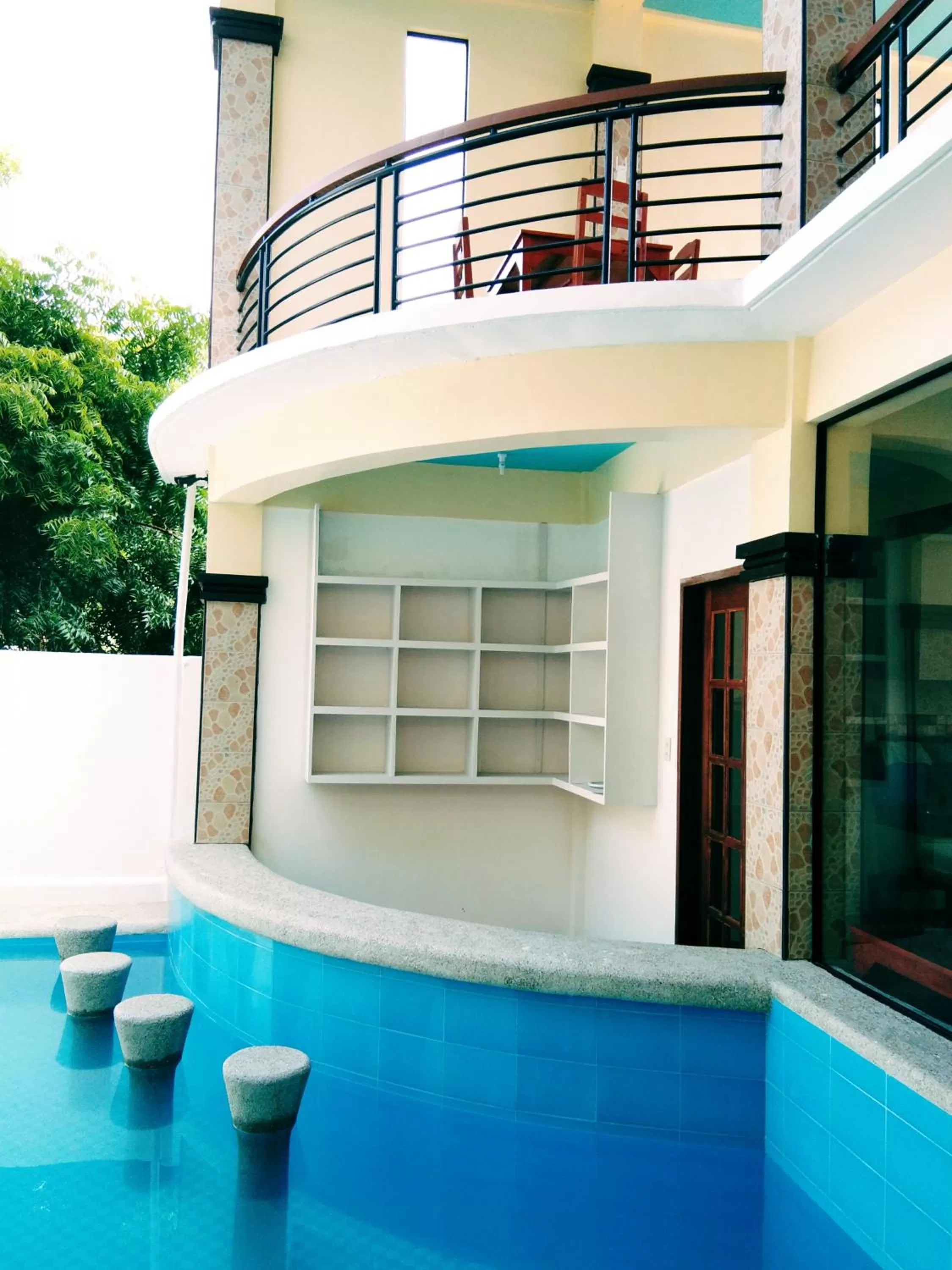 Swimming pool in Mariner's Pension House