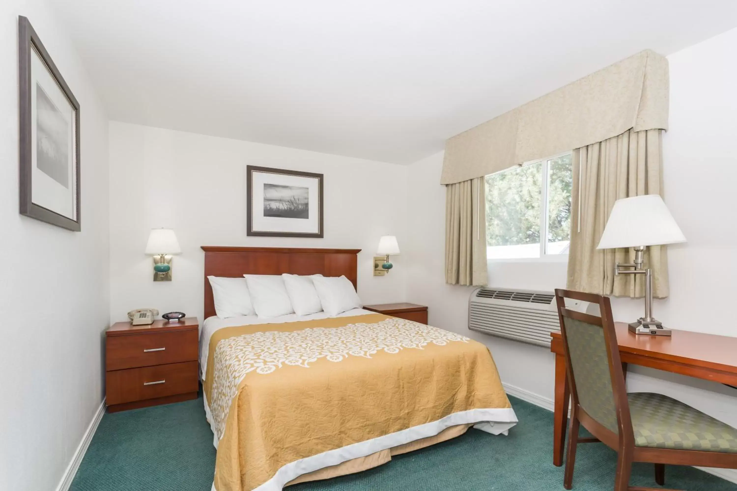 Bedroom, Bed in Days Inn by Wyndham Kimball Bedroom, Bed in Days Inn by Wyndham Kimball