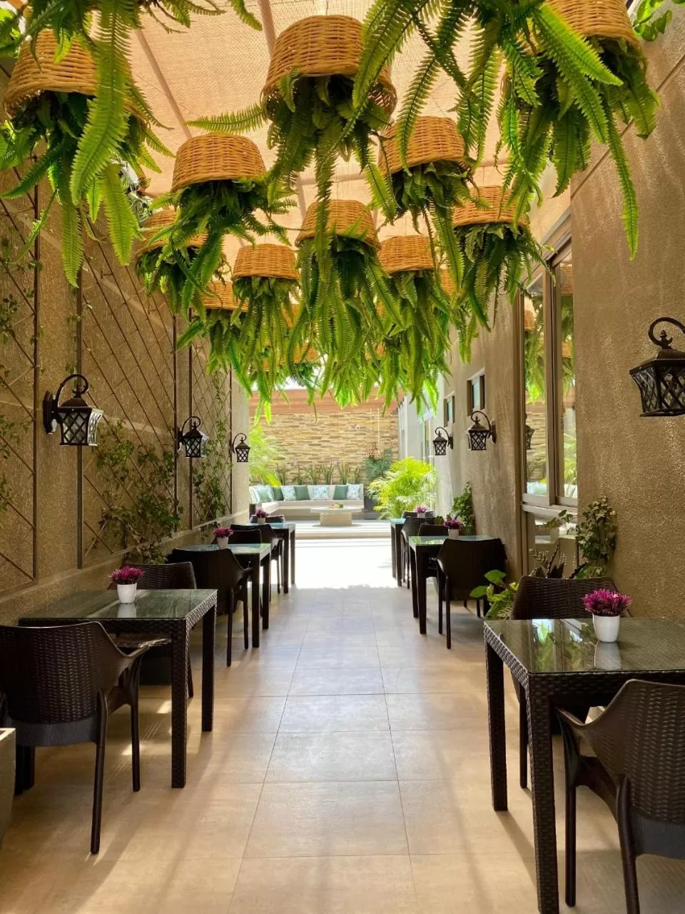 Restaurant/places to eat in Hotel Catena