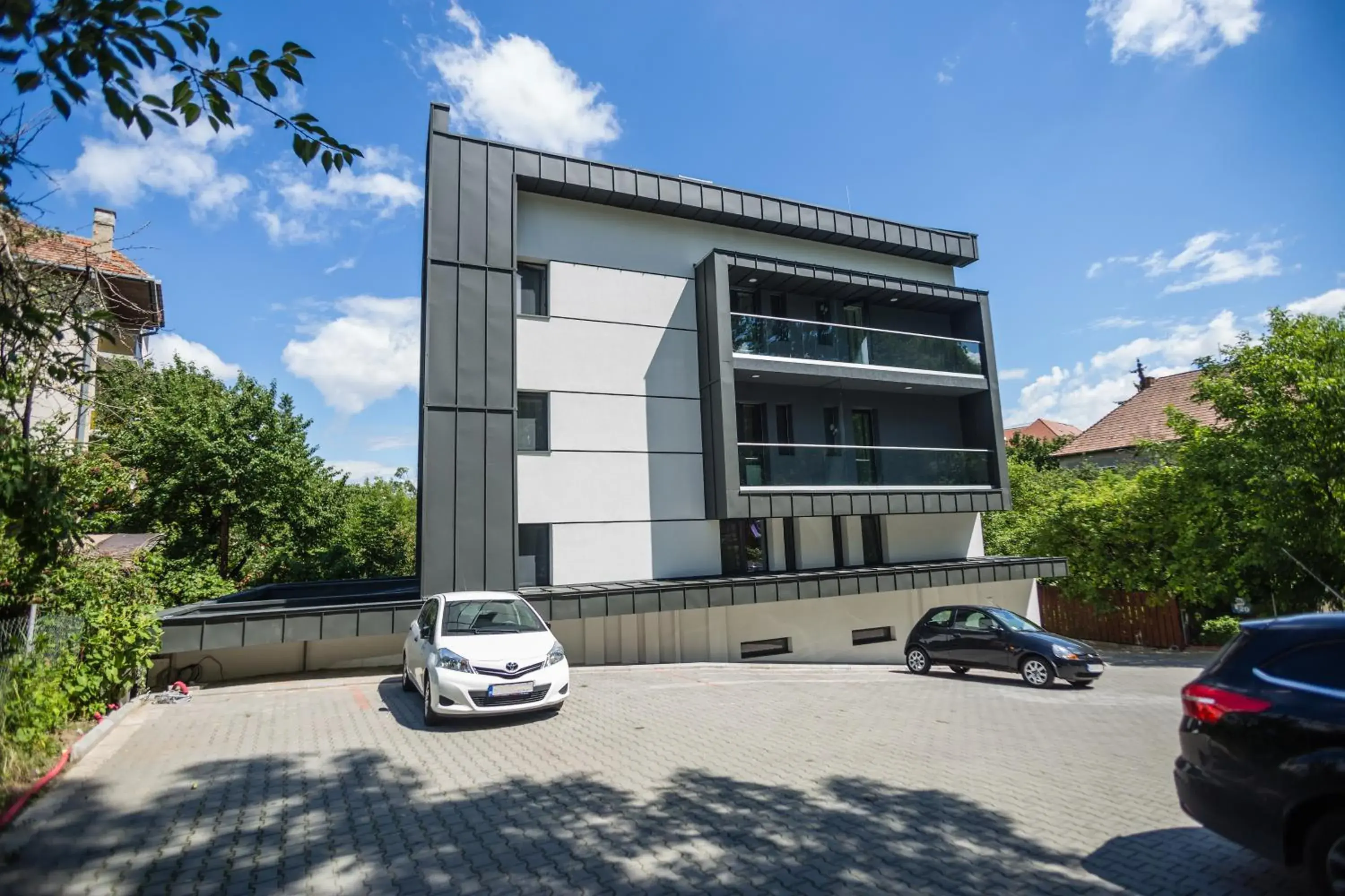 Property building in Lol et Lola Hotel Property building in Lol et Lola Hotel