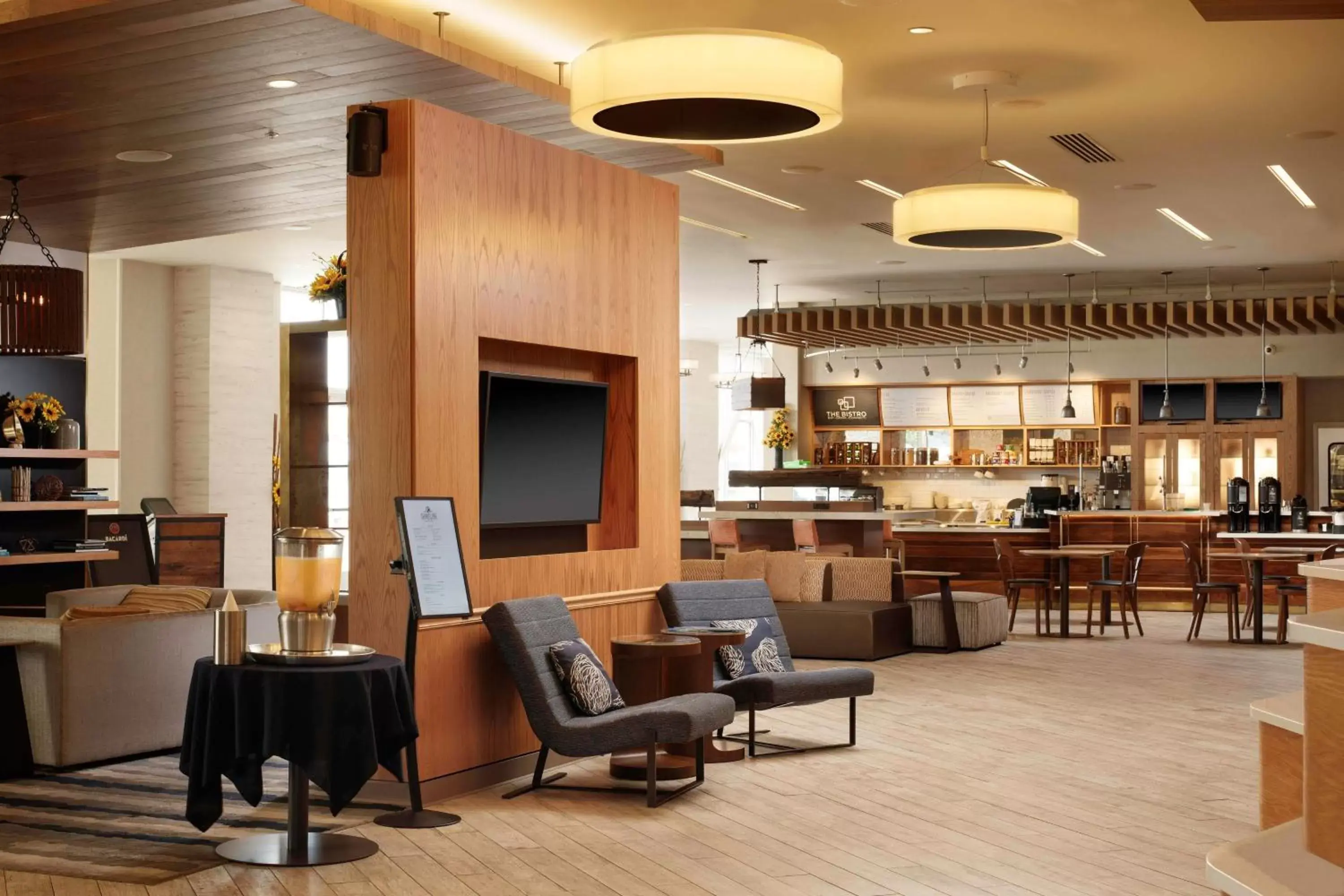 Lobby or reception, Restaurant/Places to Eat in Courtyard by Marriott Erie Bayfront