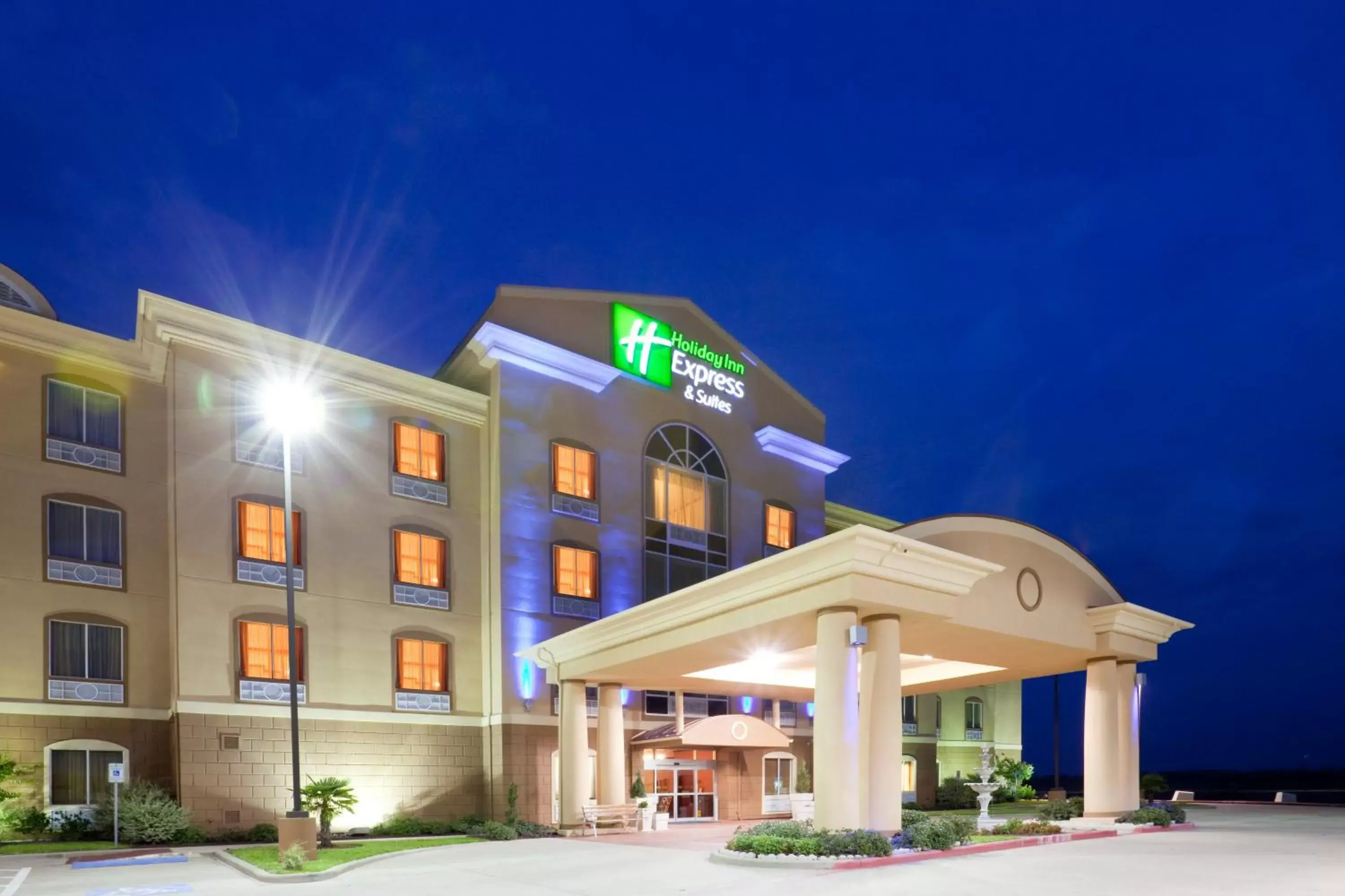 Property building in Holiday Inn Express Hotel & Suites Terrell, an IHG Hotel