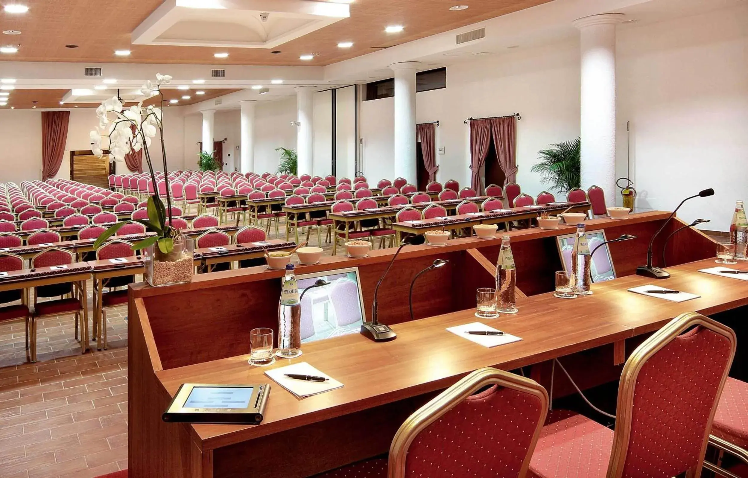 Business facilities in Colonna Resort