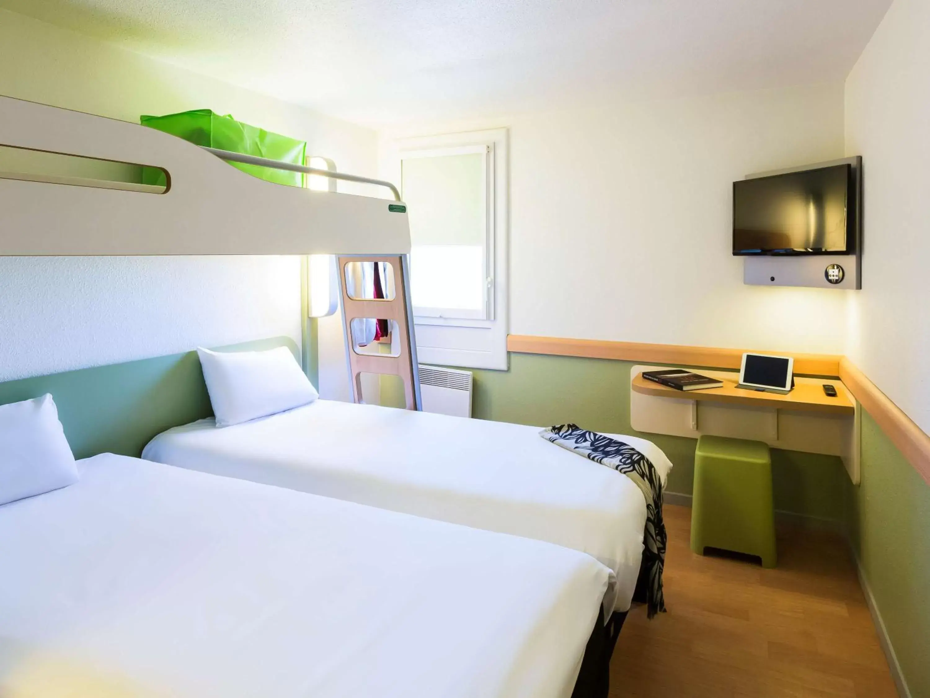 Photo of the whole room in Ibis budget Béziers Est Mediterranée A9 / A75