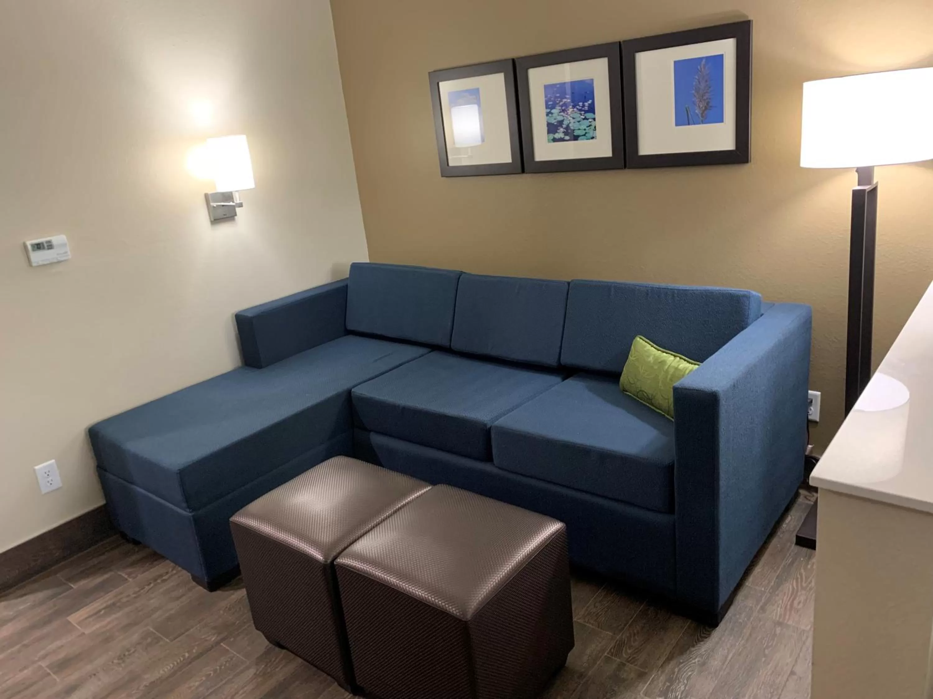 Seating area in Comfort Suites West Monroe near Ike Hamilton Expo Center