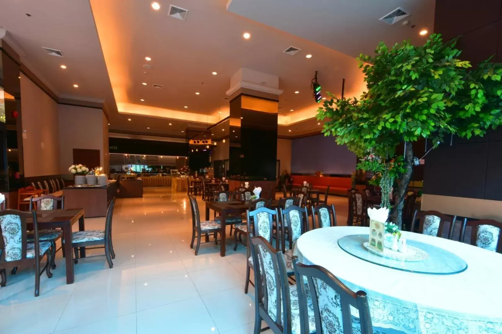 Restaurant/Places to Eat in Siam Oriental Hotel