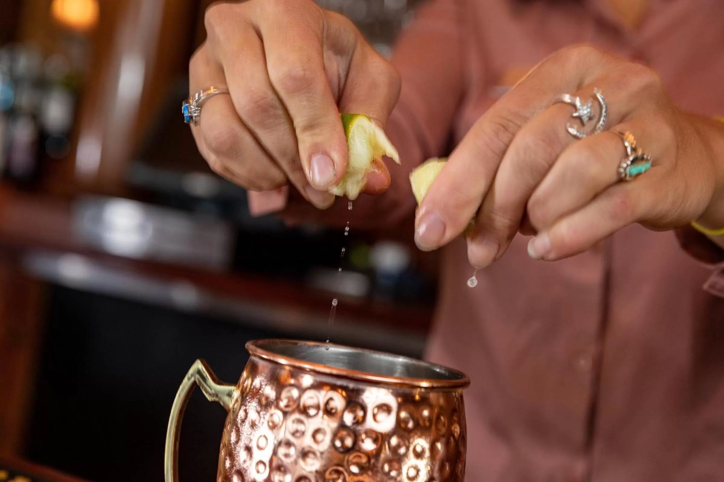 Lounge or bar in Crowne Plaza Lake Placid by IHG