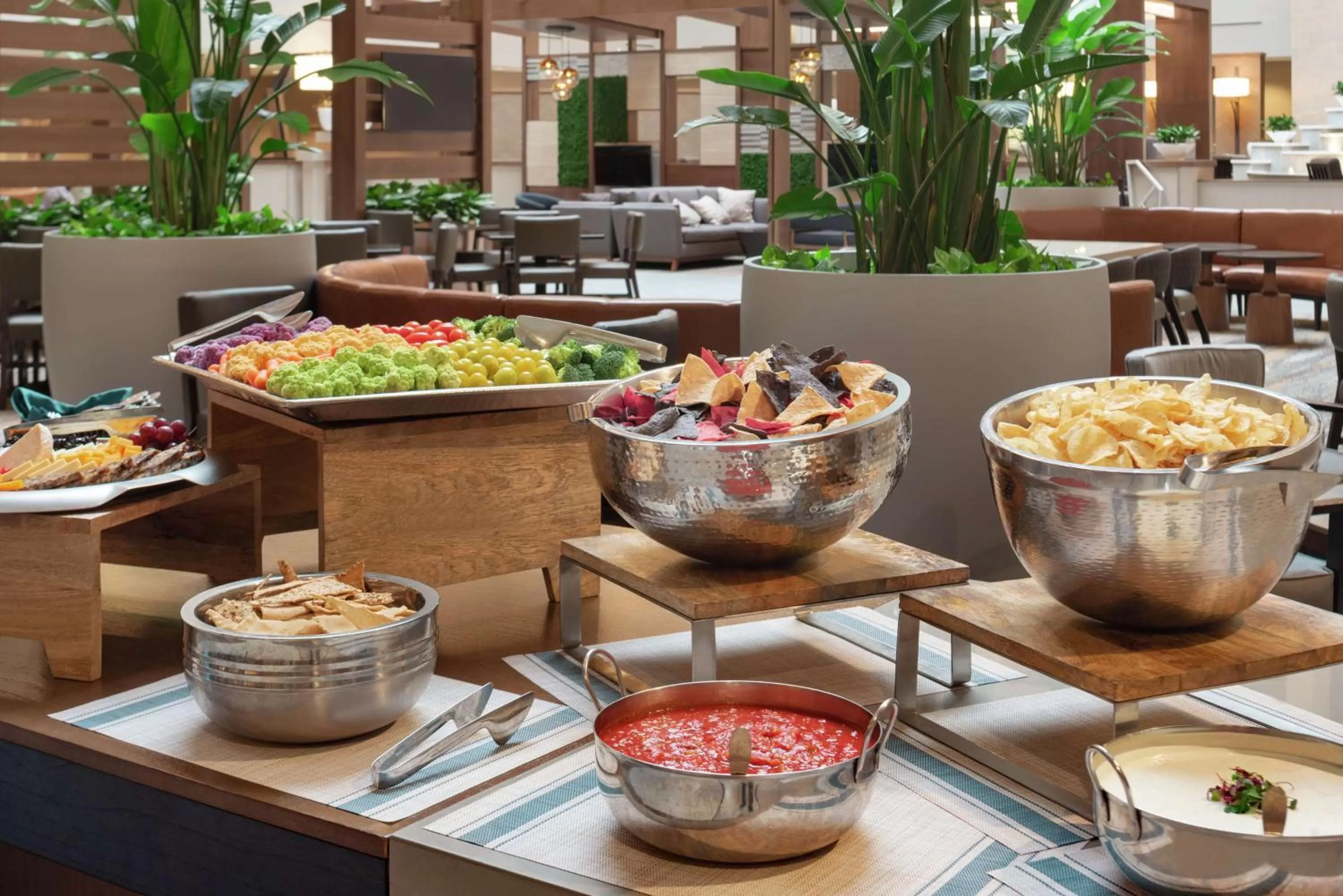 Lobby or reception in Embassy Suites by Hilton Cleveland Rockside