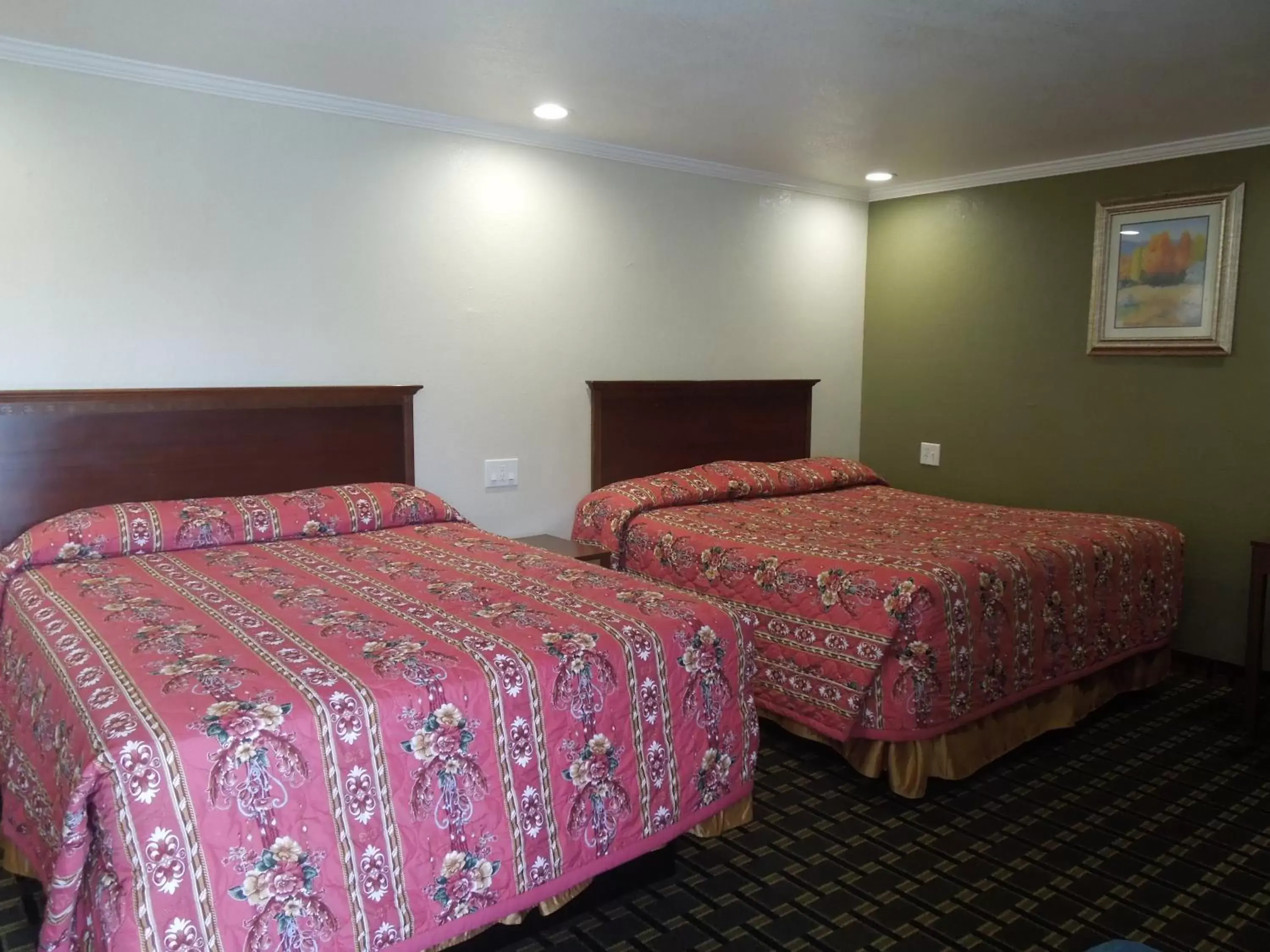 Bedroom, Bed in Castaway Motel