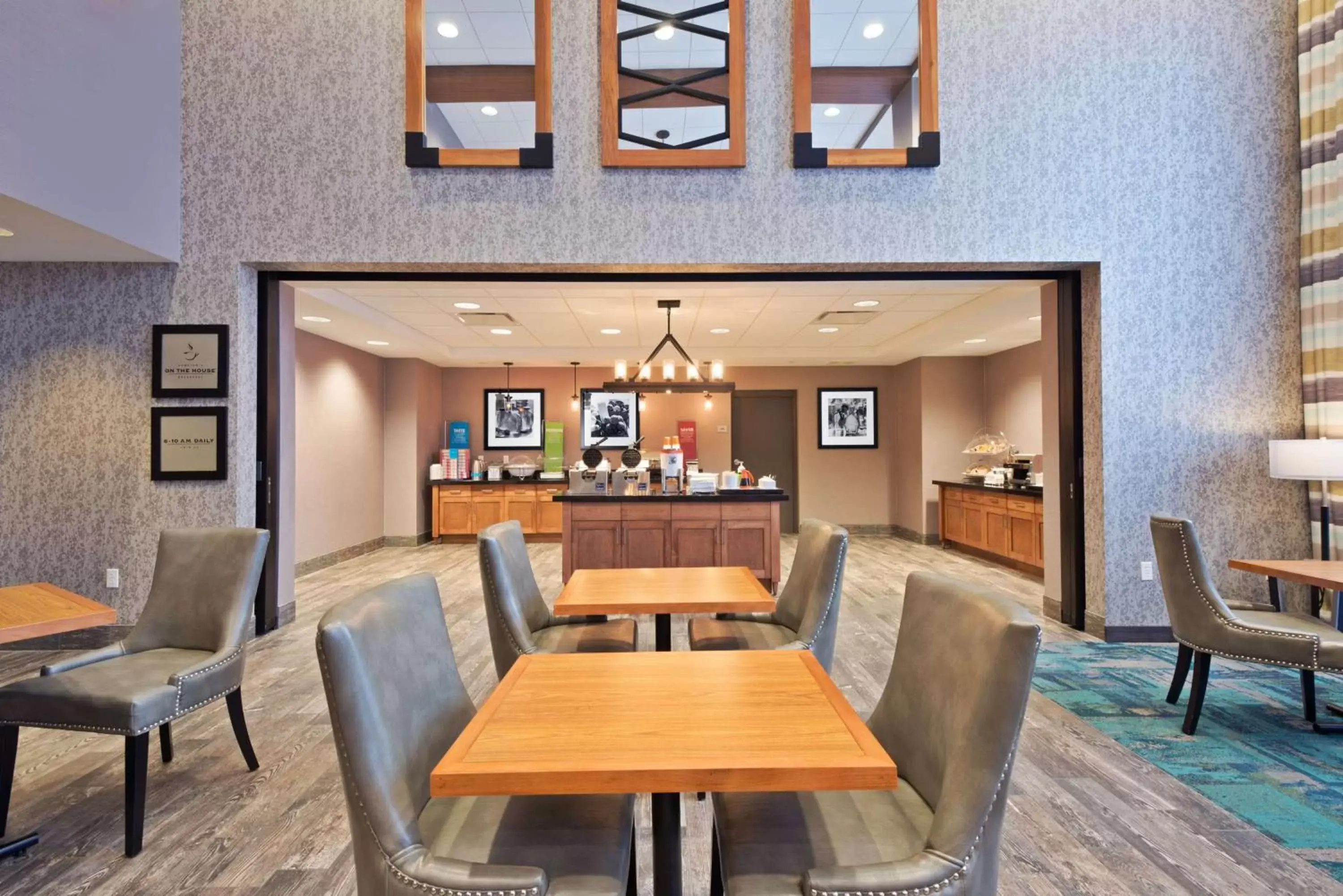 Dining area, Restaurant/Places to Eat in Hampton Inn & Suites North Huntingdon-Irwin, PA