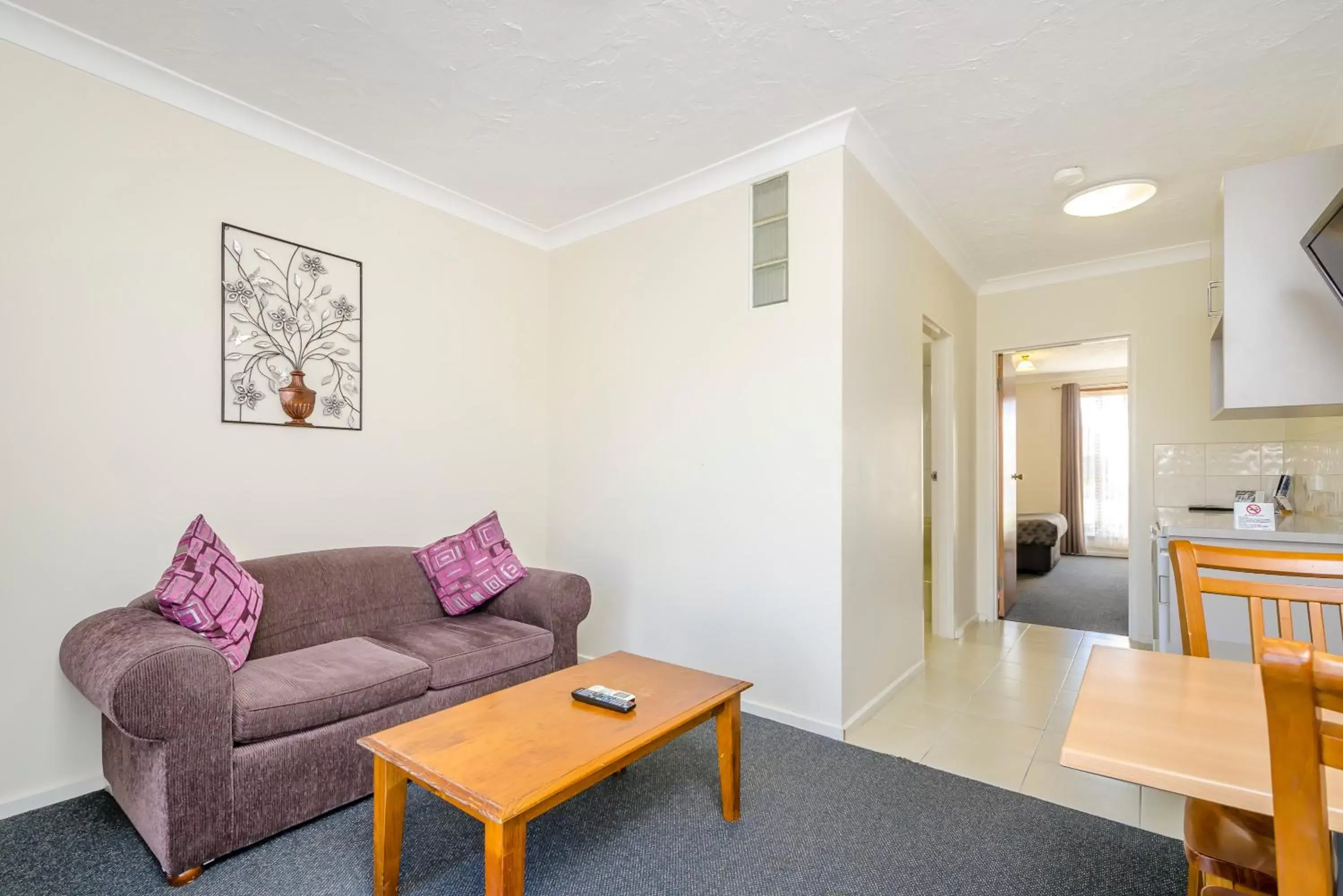 Seating Area in Werribee Motel and Apartments