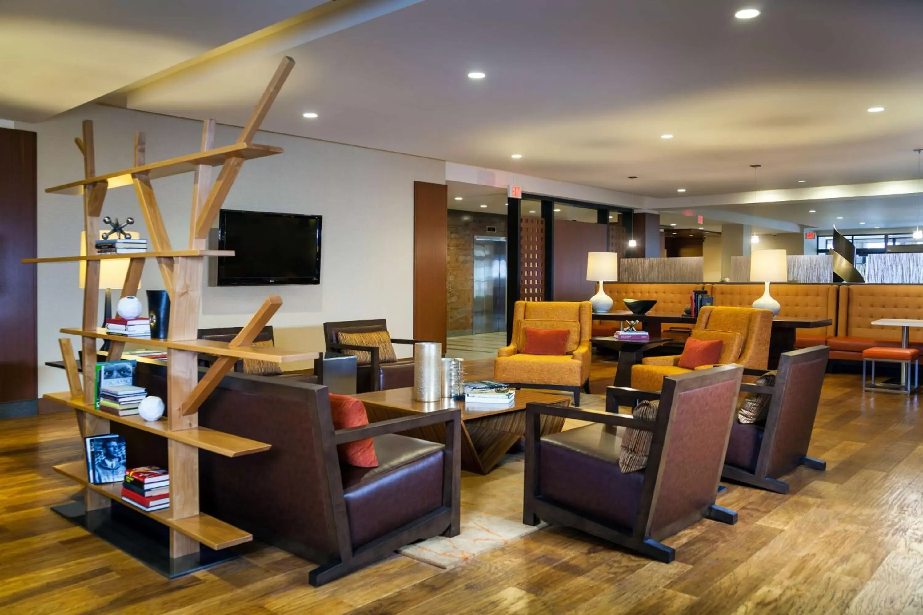 Lobby or reception, Seating Area in DoubleTree by Hilton San Francisco Airport