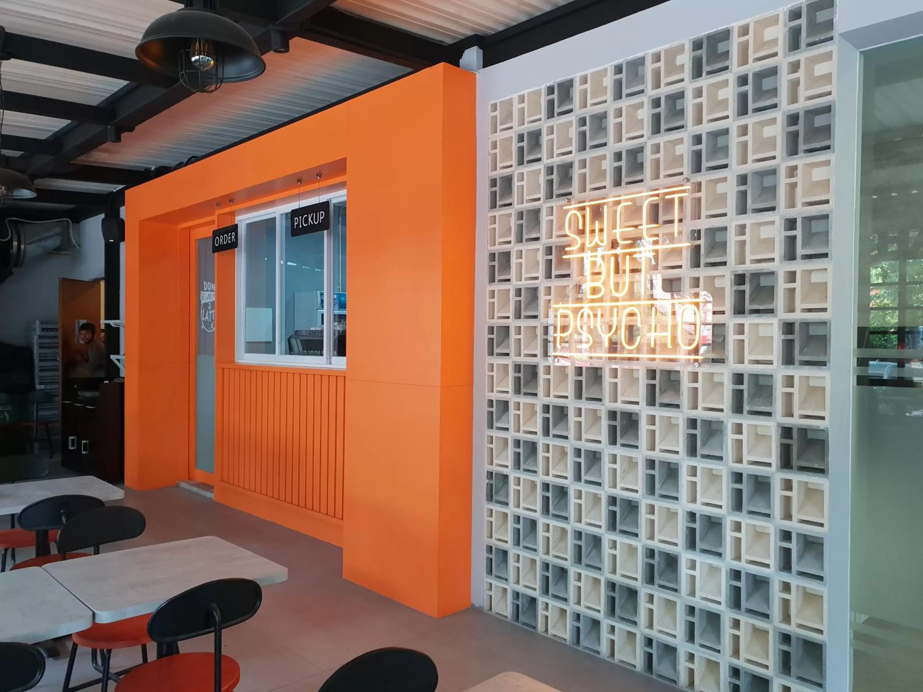 Restaurant/places to eat in Sambina Prime