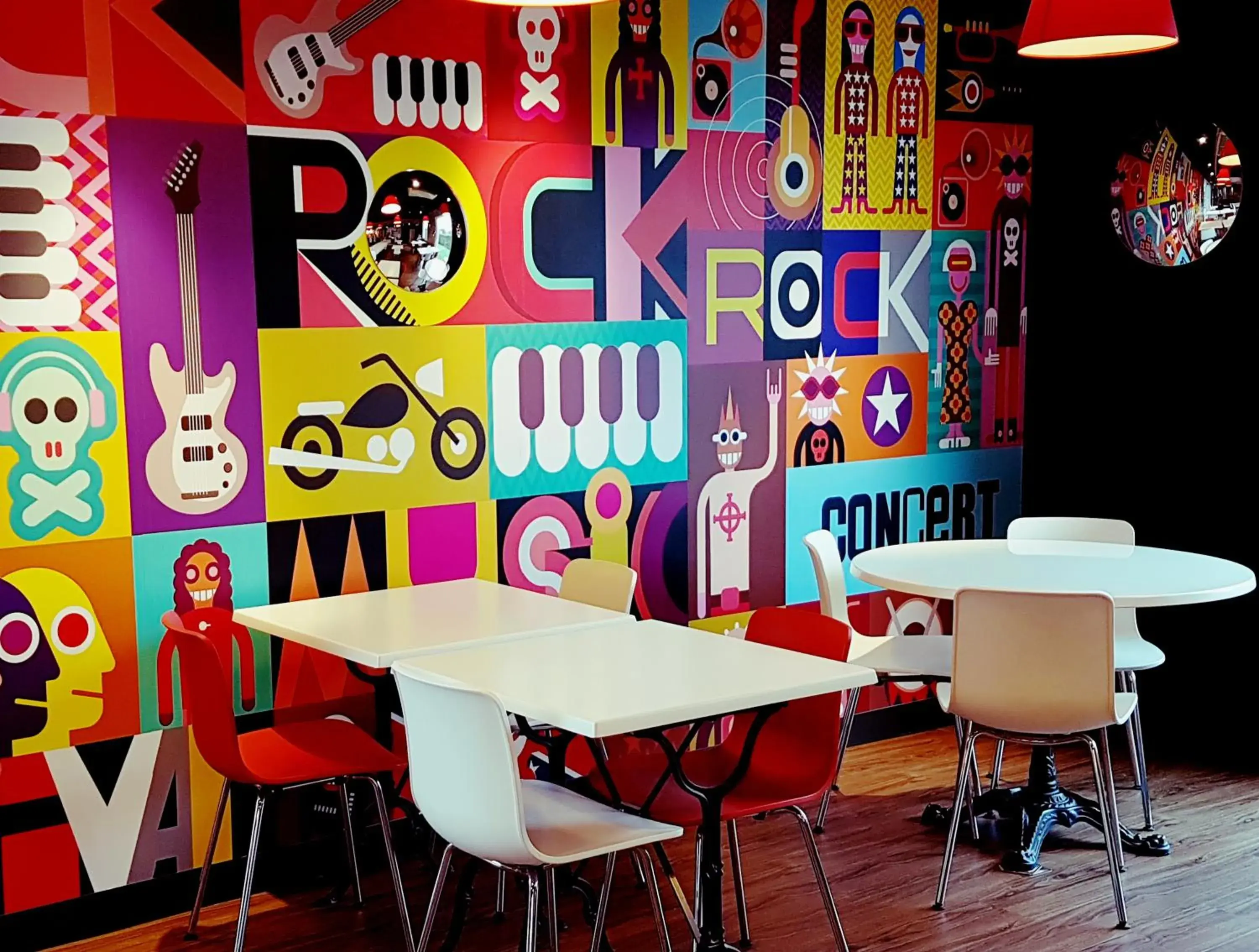 Dining area in ibis Thionville Porte du Luxembourg