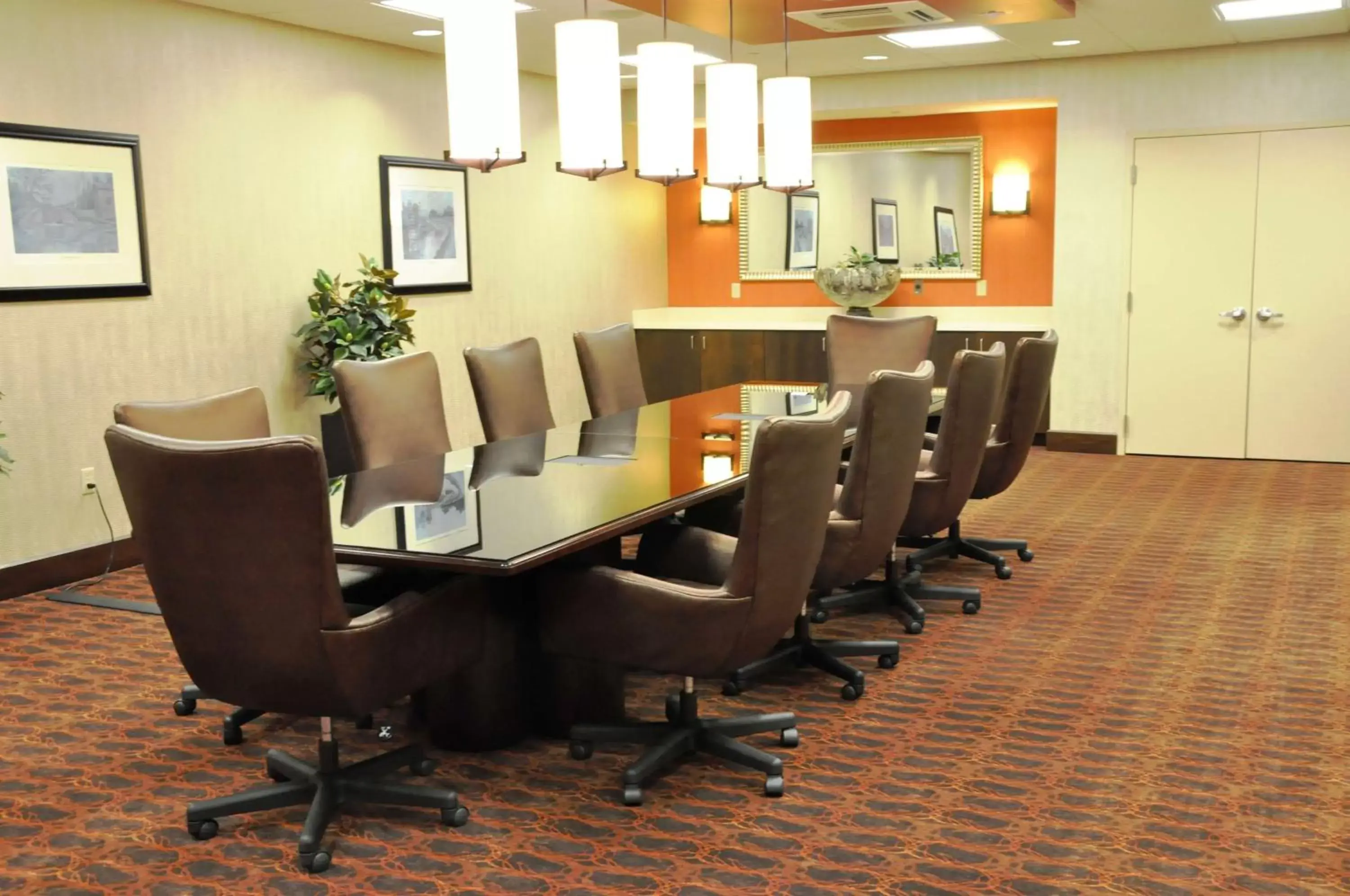 Meeting/conference room in Hampton Inn & Suites Cincinnati / Uptown - University Area
