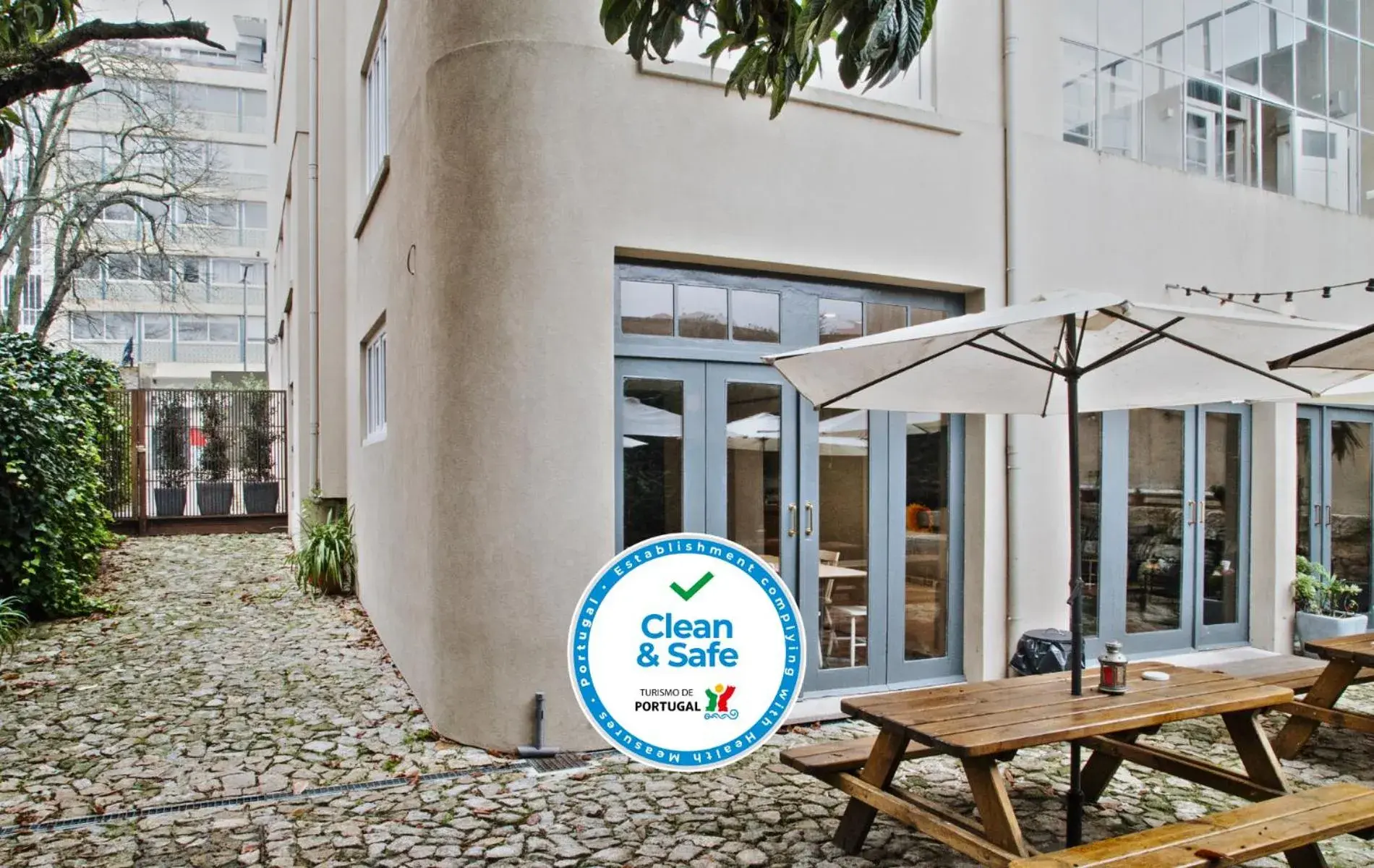 Property Building in Porto Spot Hostel