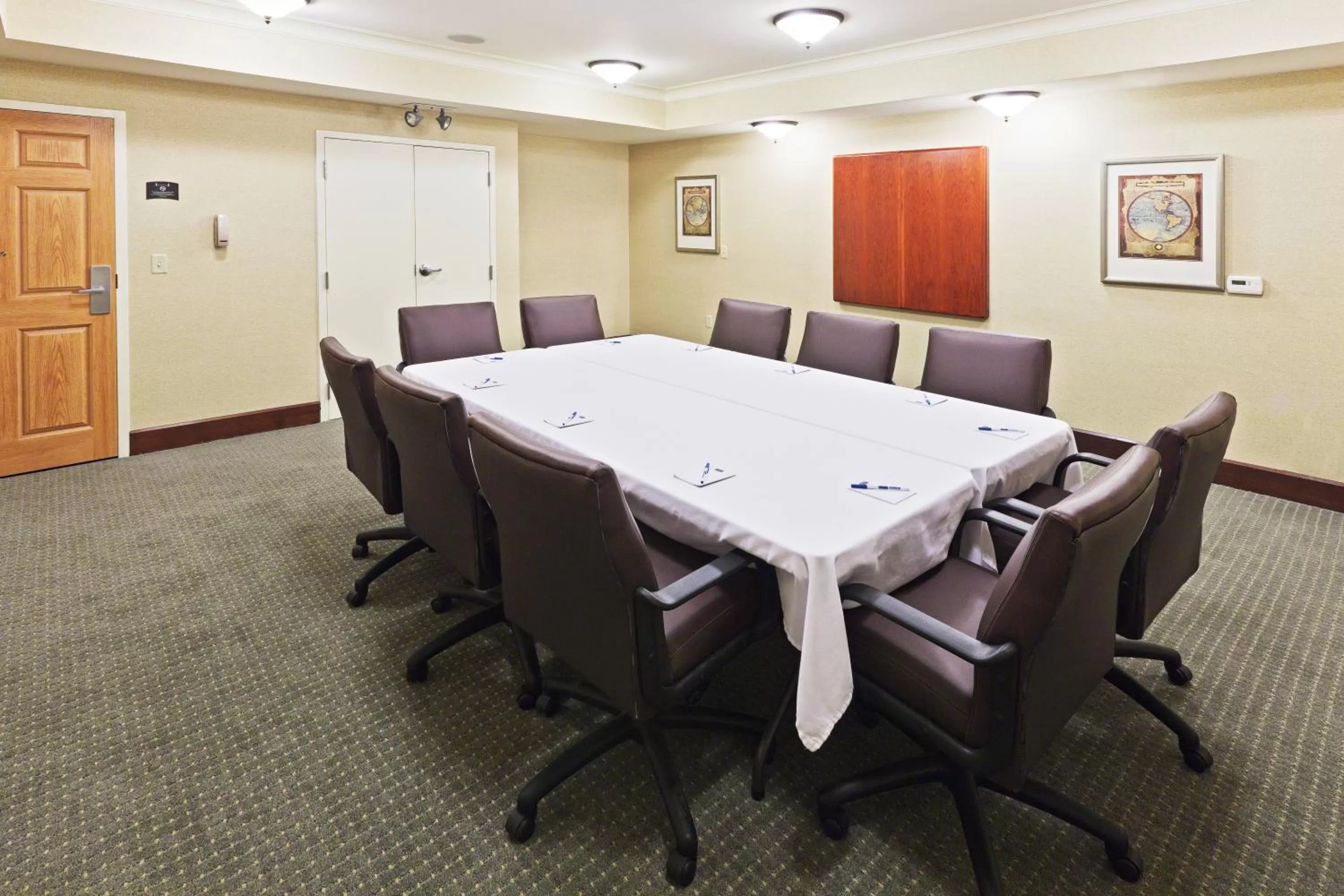 Meeting/conference room in Staybridge Suites Wichita by IHG