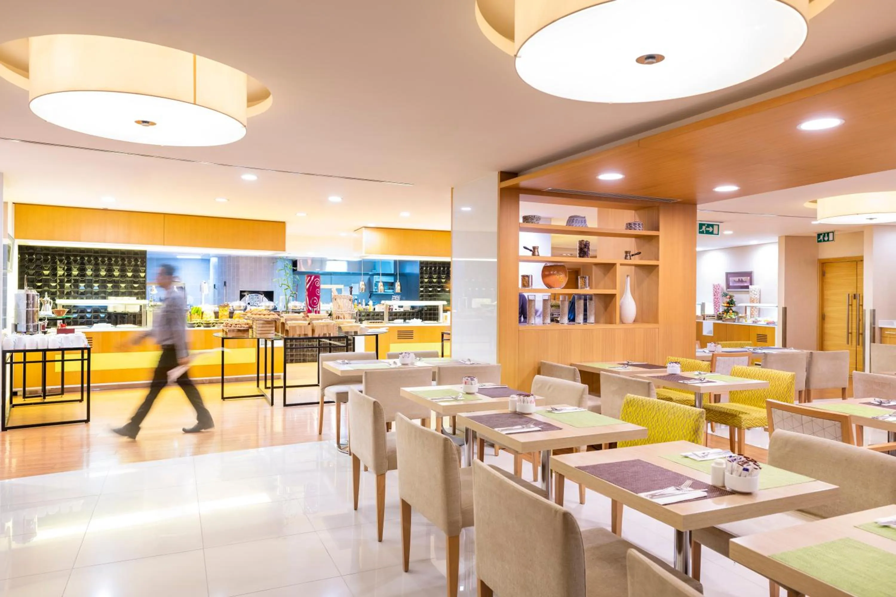 Restaurant/places to eat in Holiday Inn Muscat AlSeeb by IHG