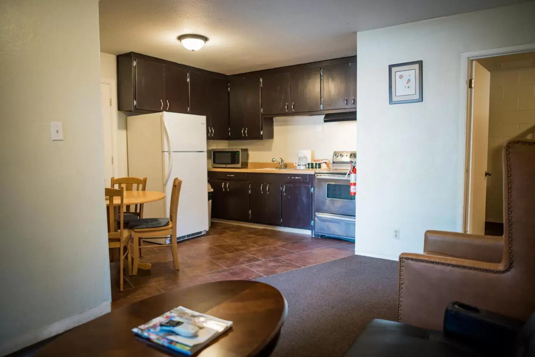 Kitchen/Kitchenette in Big Pines Mountain House