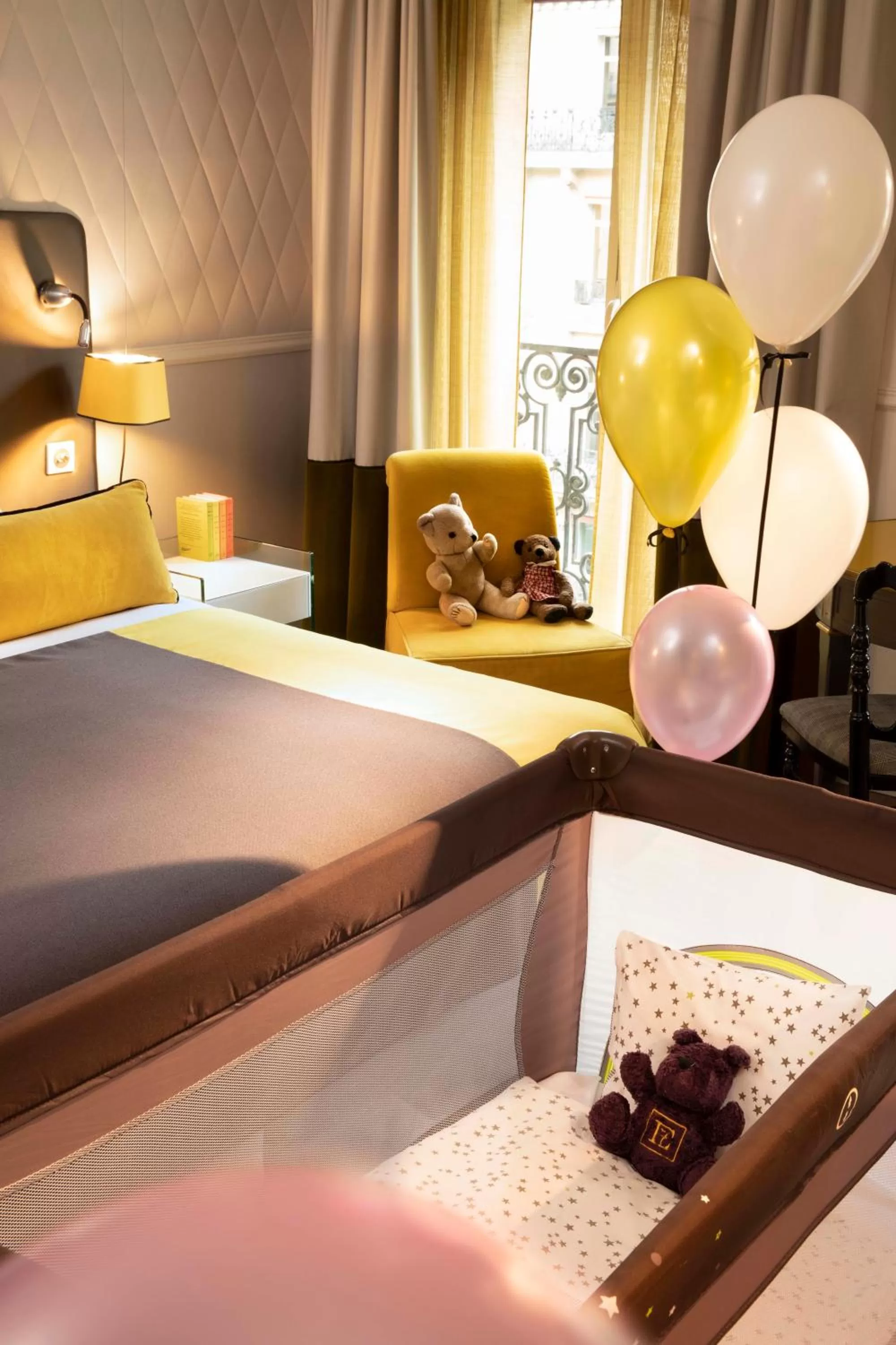 Family, Bed in Edouard 7 Paris Opéra