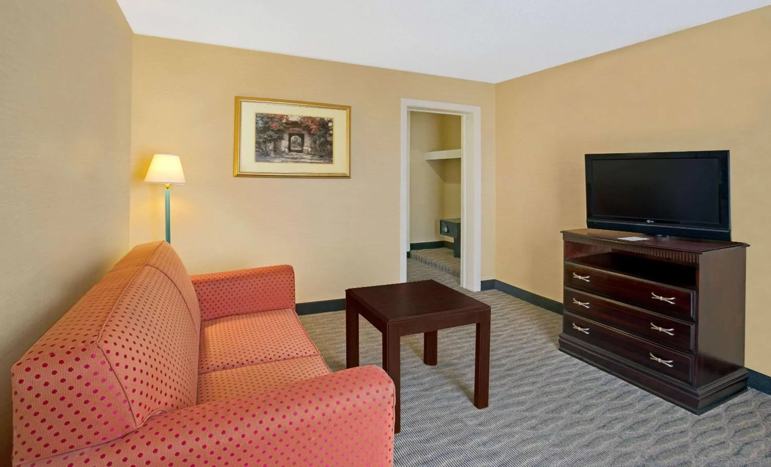 Photo of the whole room, Seating Area in Days Inn by Wyndham Silver Spring