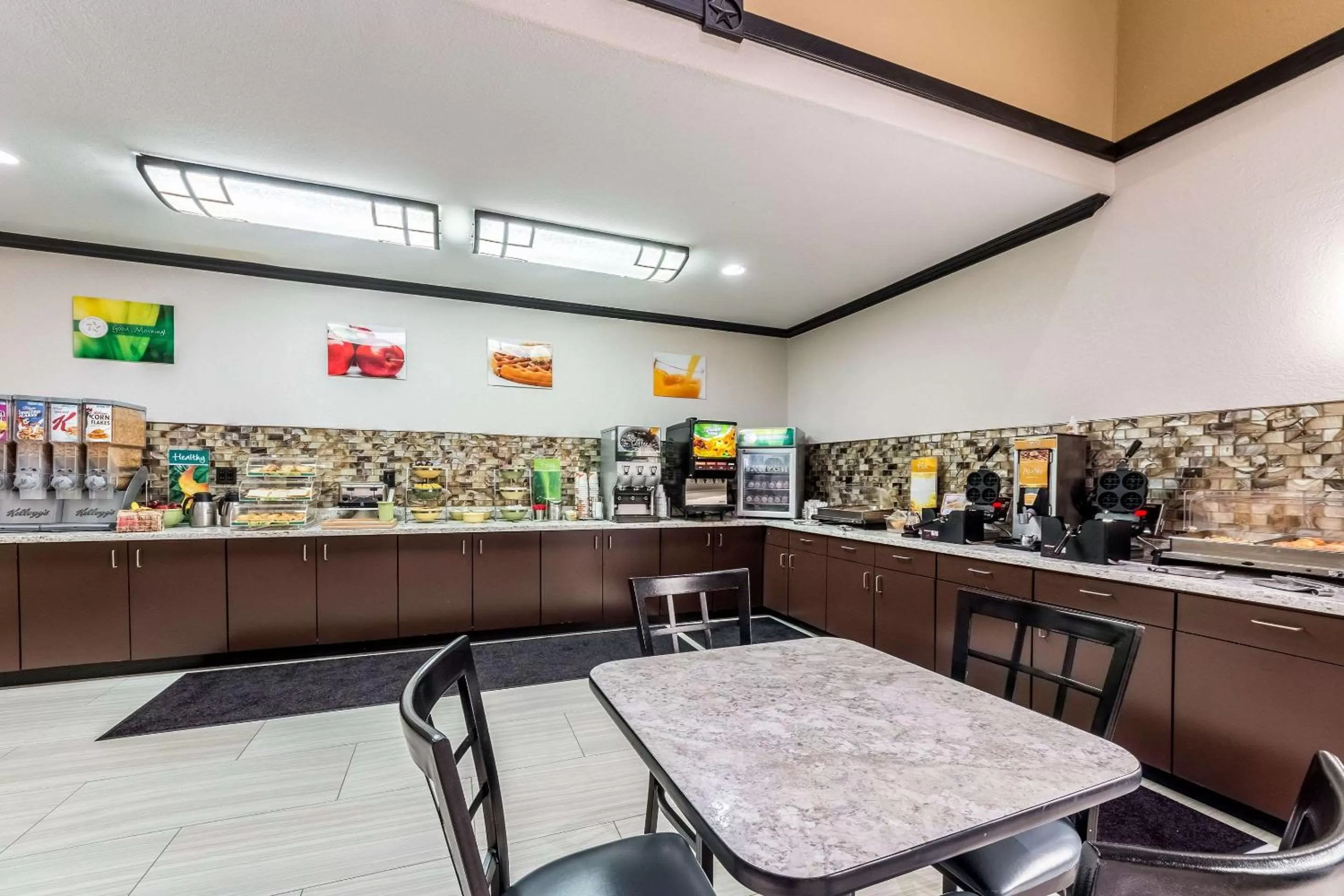 Restaurant/Places to Eat in Quality Inn & Suites SeaWorld North