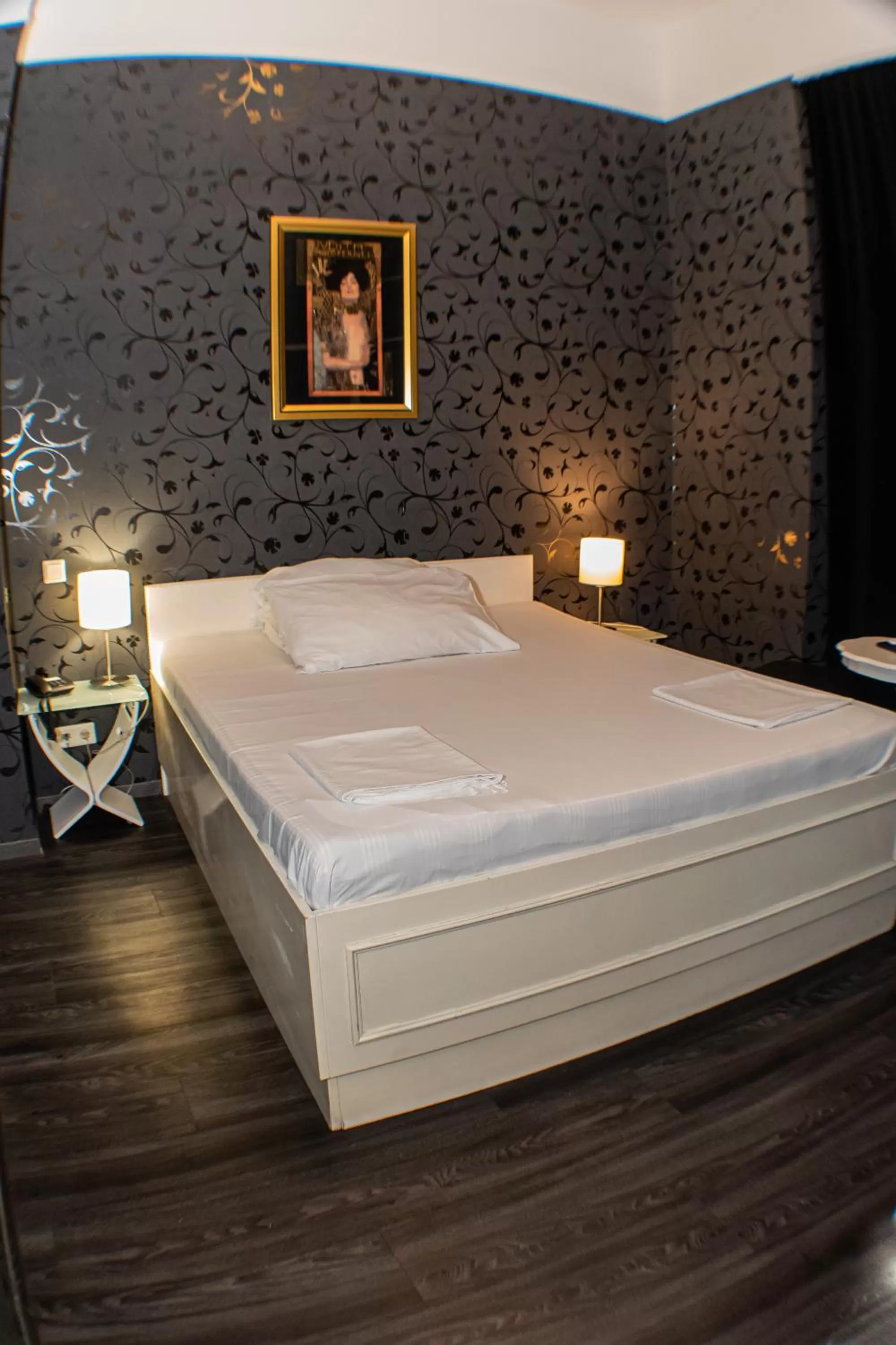 Photo of the whole room, Bed in Hotel Goldene Spinne