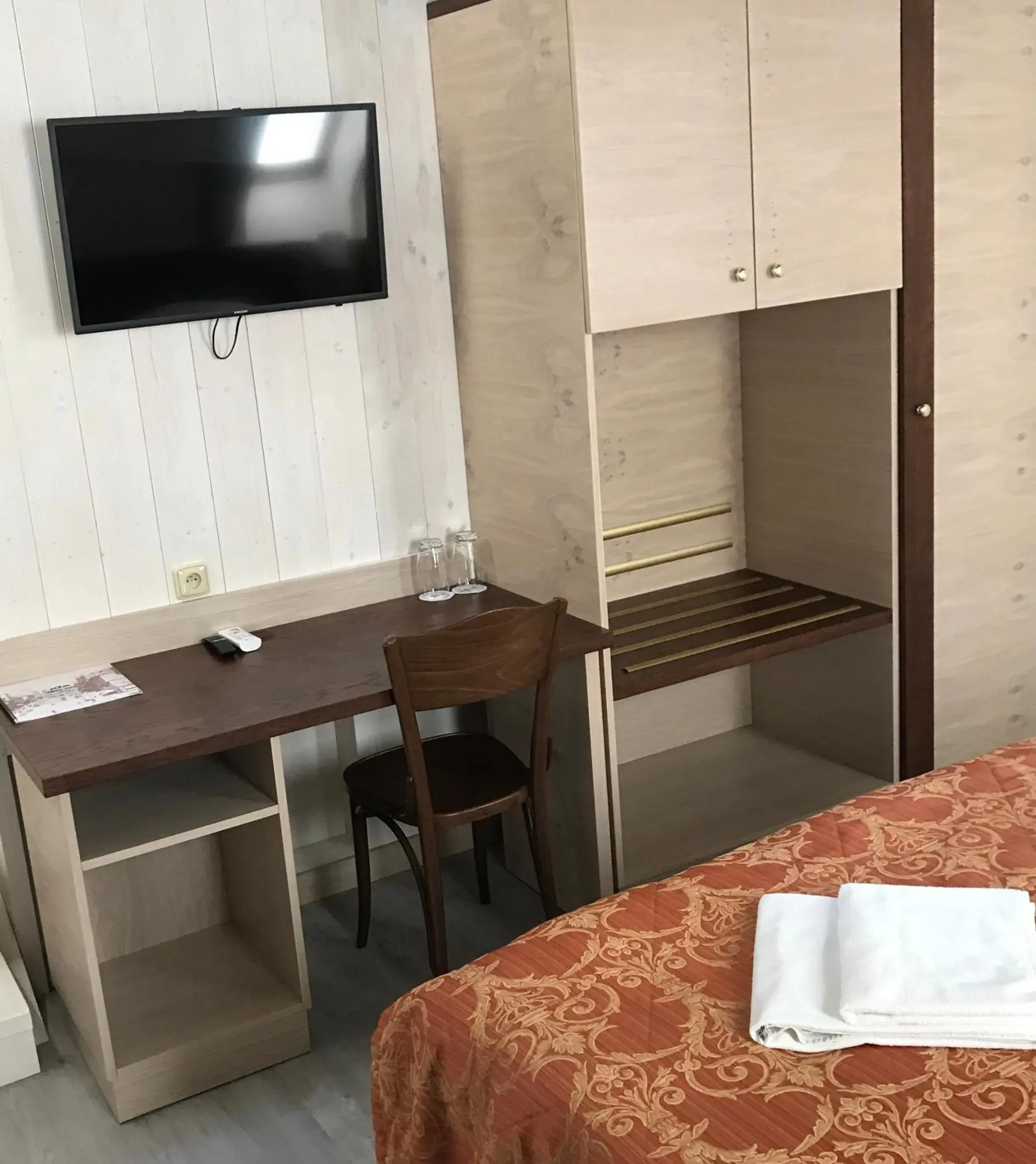 Area and facilities, TV/Entertainment Center in U Medvidku-Brewery Hotel