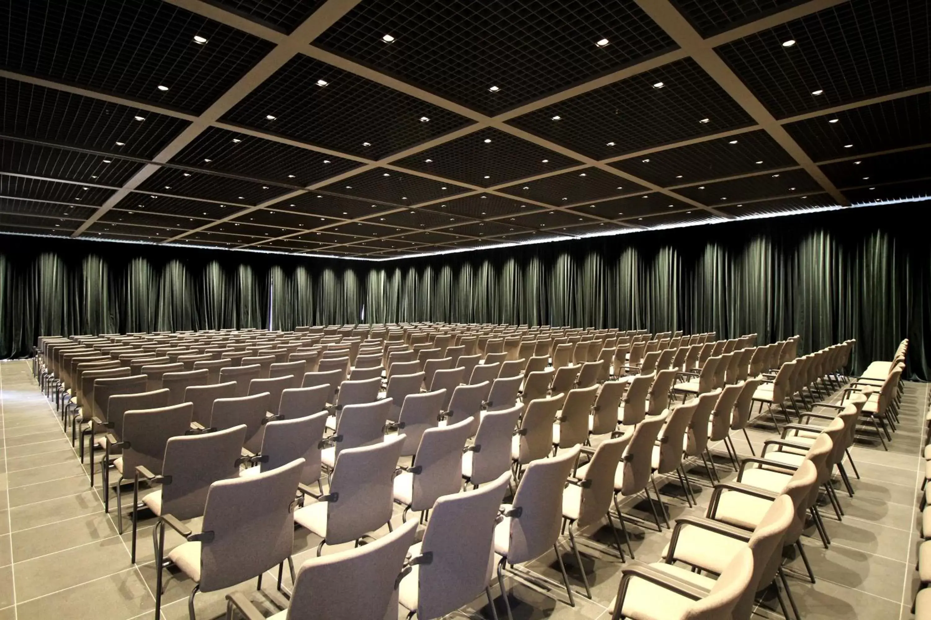 Meeting/conference room in Maritim Hotel Plaza Tirana