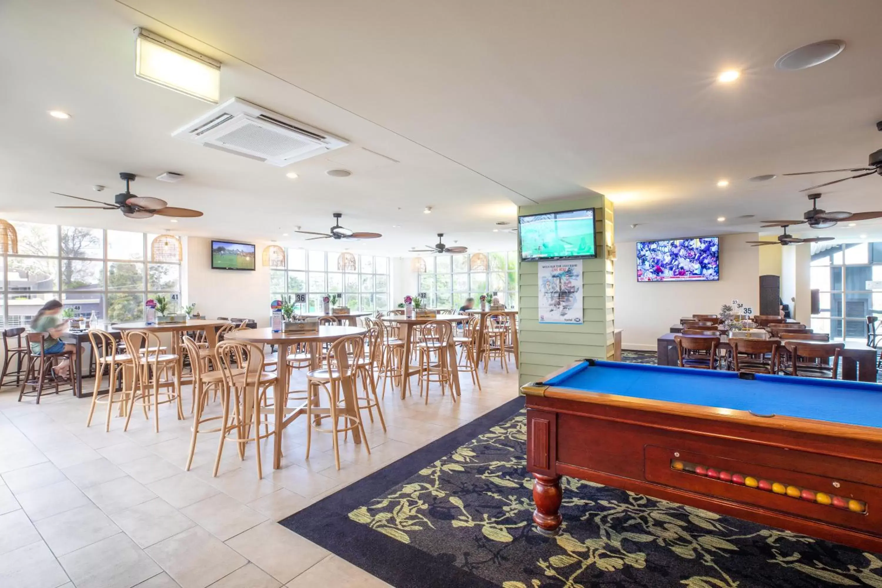 Lounge or bar, Billiards in Nightcap at Commercial Hotel